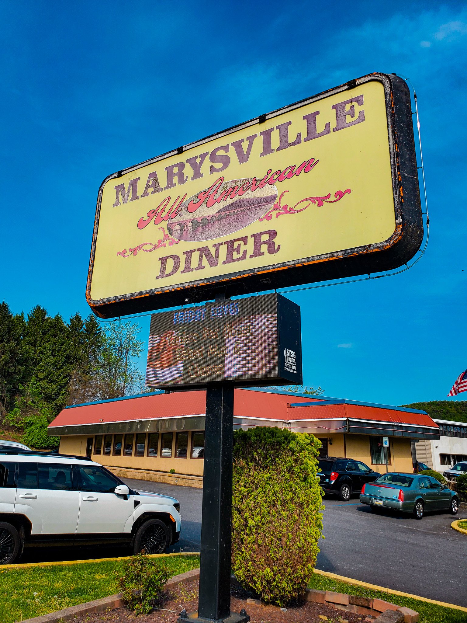 Marysville PA Diner sign.jpg