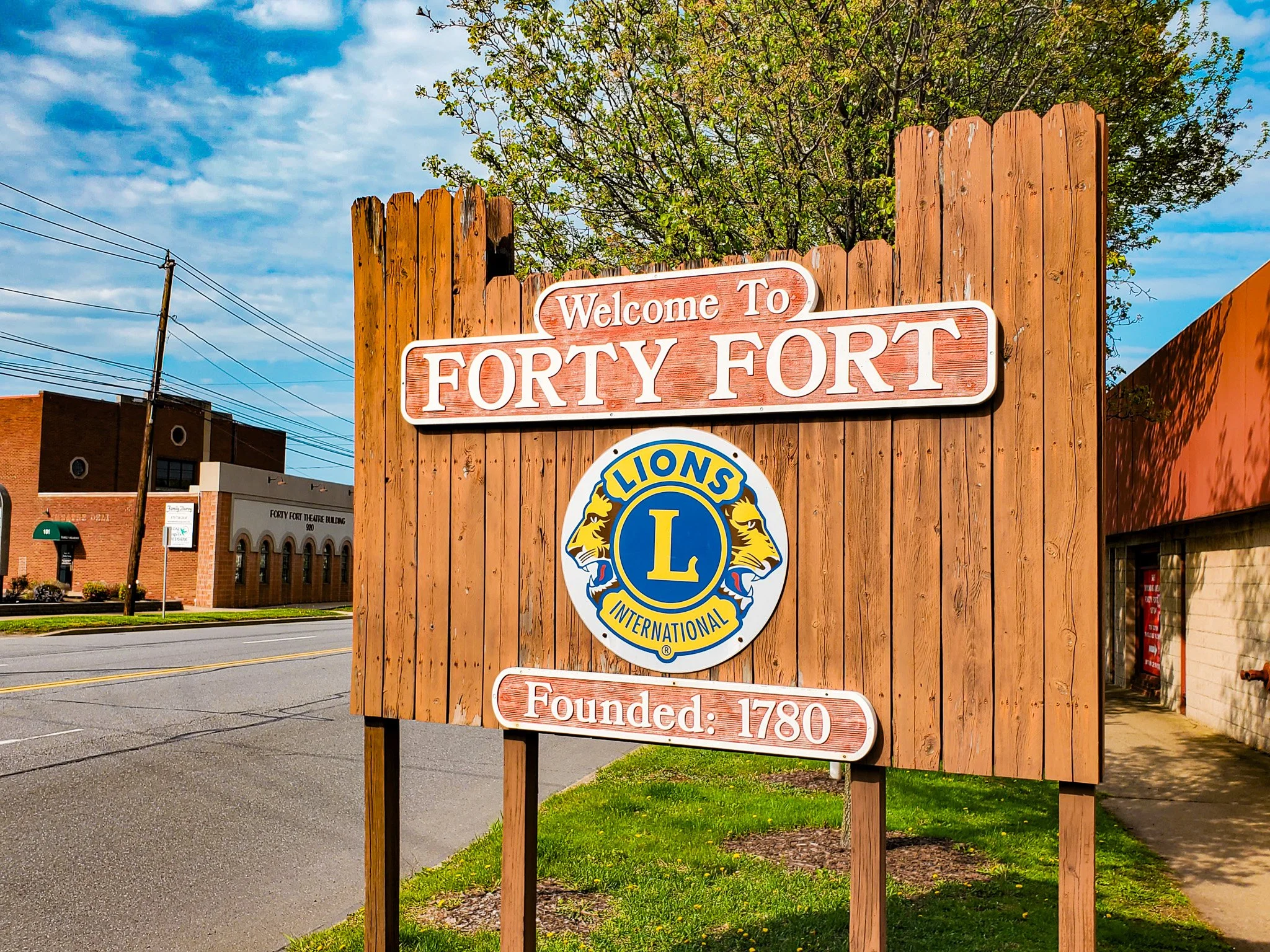 Forty Fort PA welcome sign.jpg