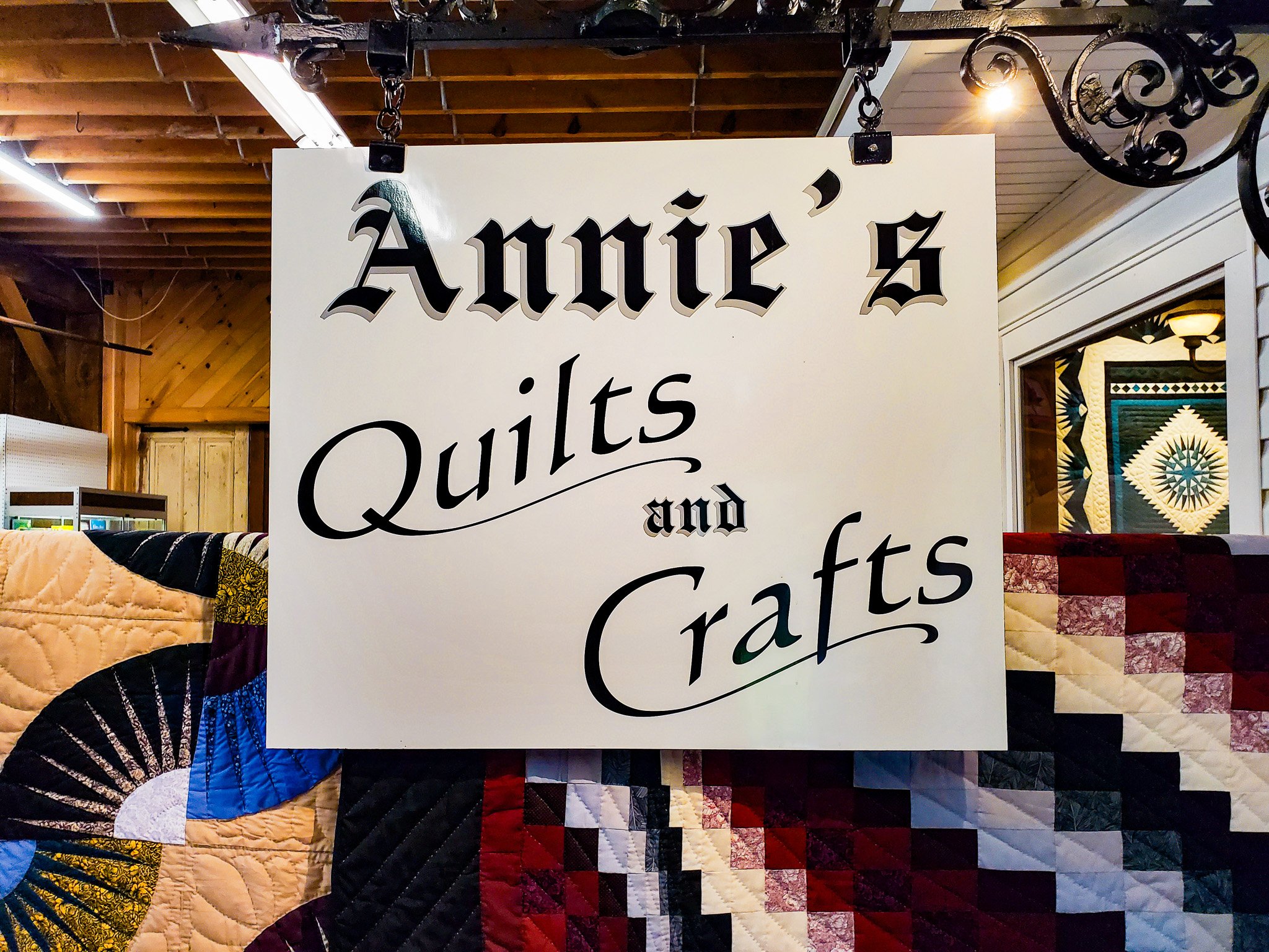Annie_s Quilts and Crafts sign Northumberland PA.jpg