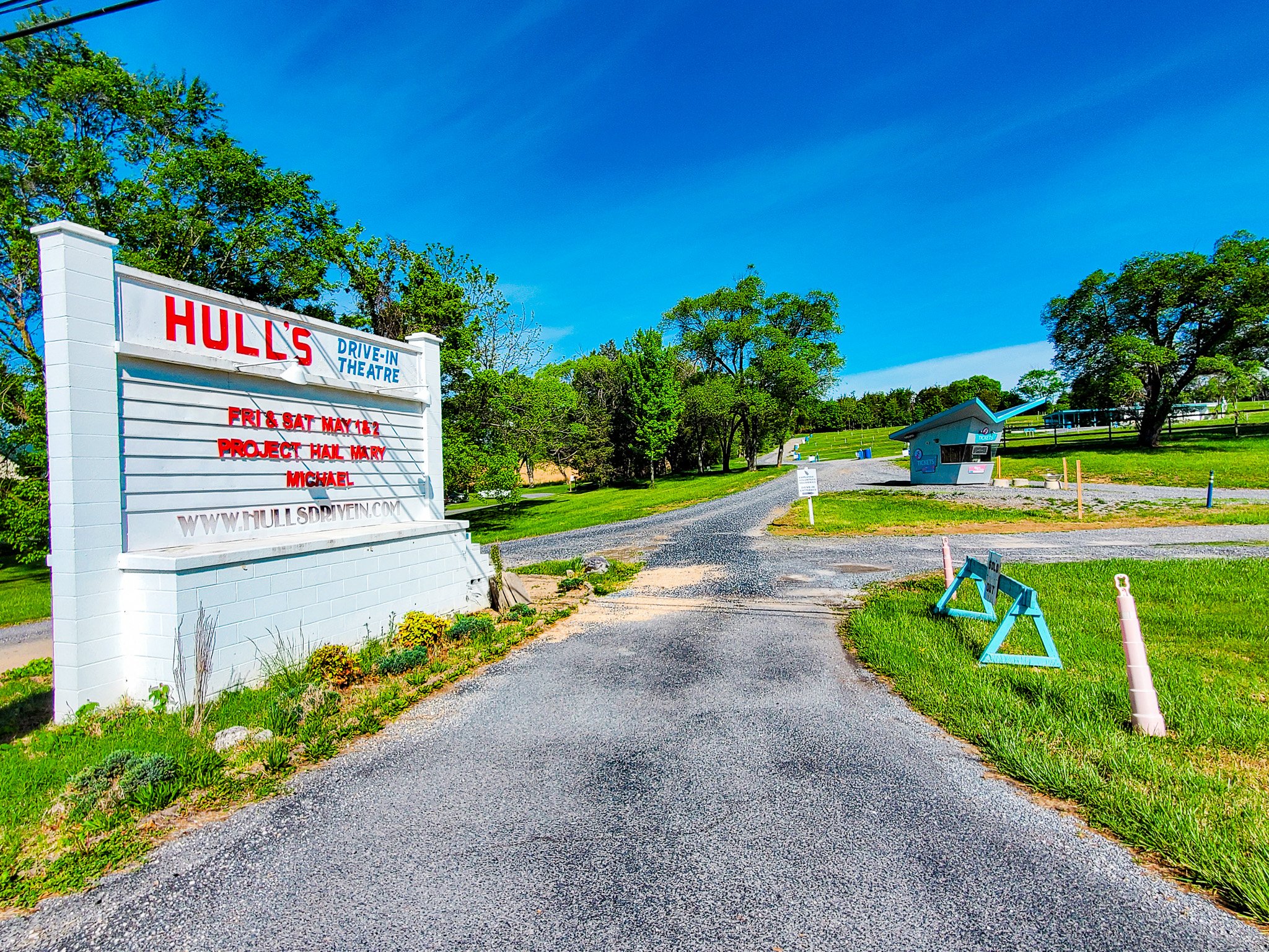 Hulls Drive In Theater sign Lexington VA.jpg