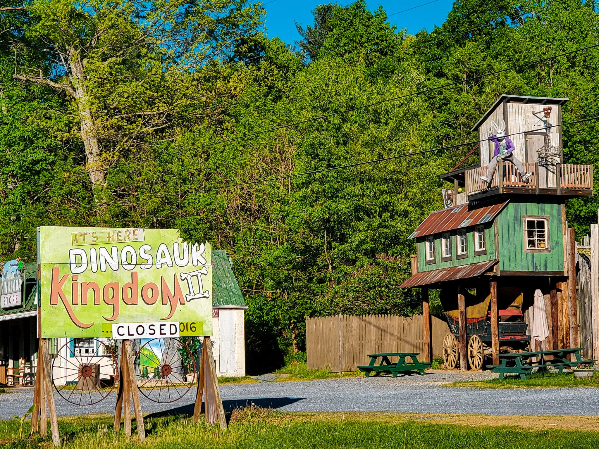 Dinosaur Kingdom side view sign Natural Bridge VA.jpg
