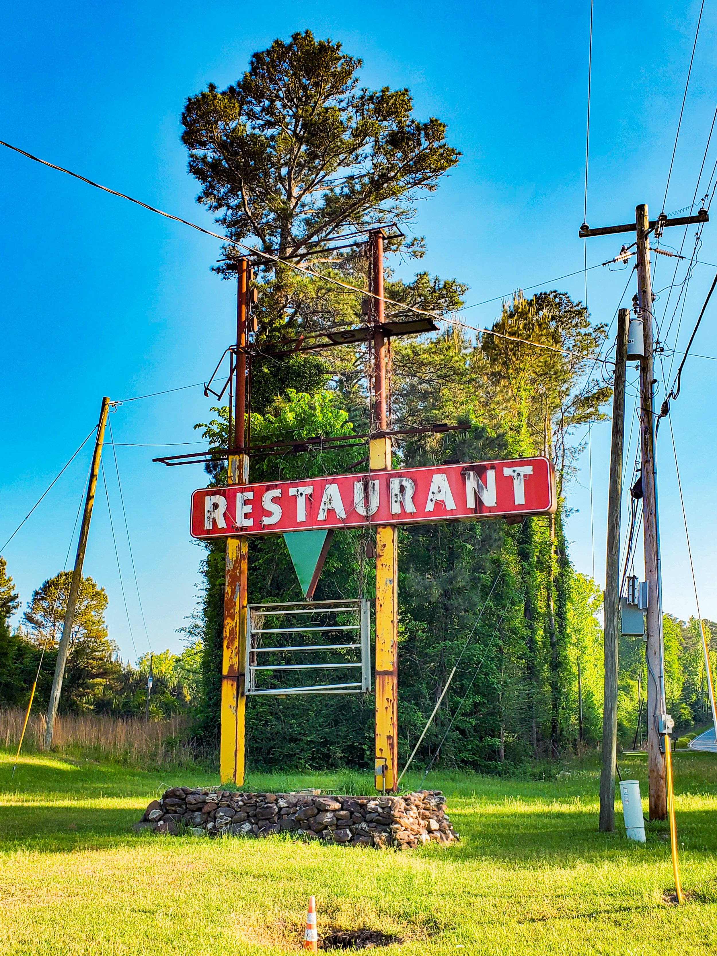 Old restaurant sign 2.jpg