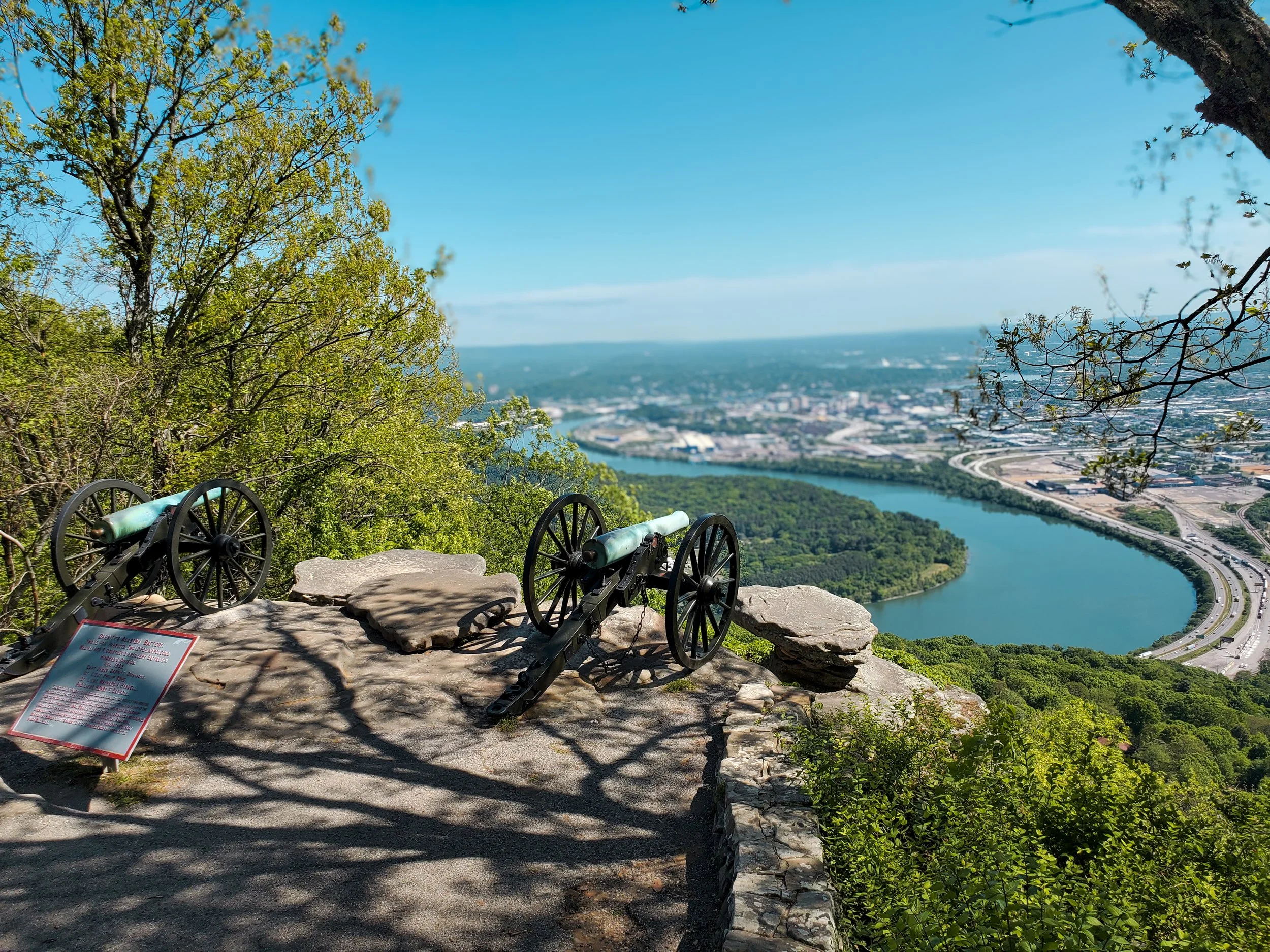 Cannon over river at Point Park Chattanooga TN.jpg