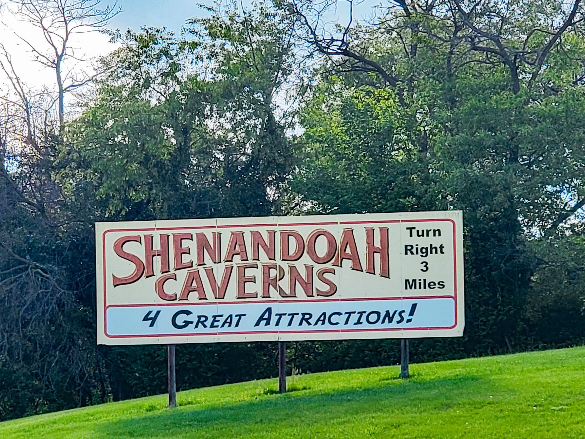 Shenandoah Caverns sign New Market VA.jpg