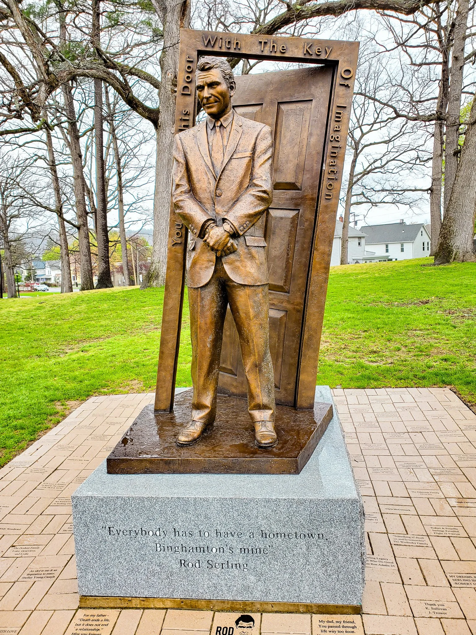 Rod Serling statue Binghamton NY.jpg