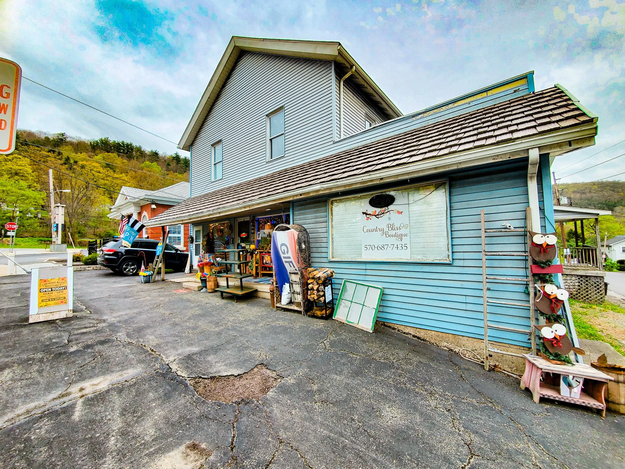 Country Bliss Boutique Hop Bottom PA.jpg