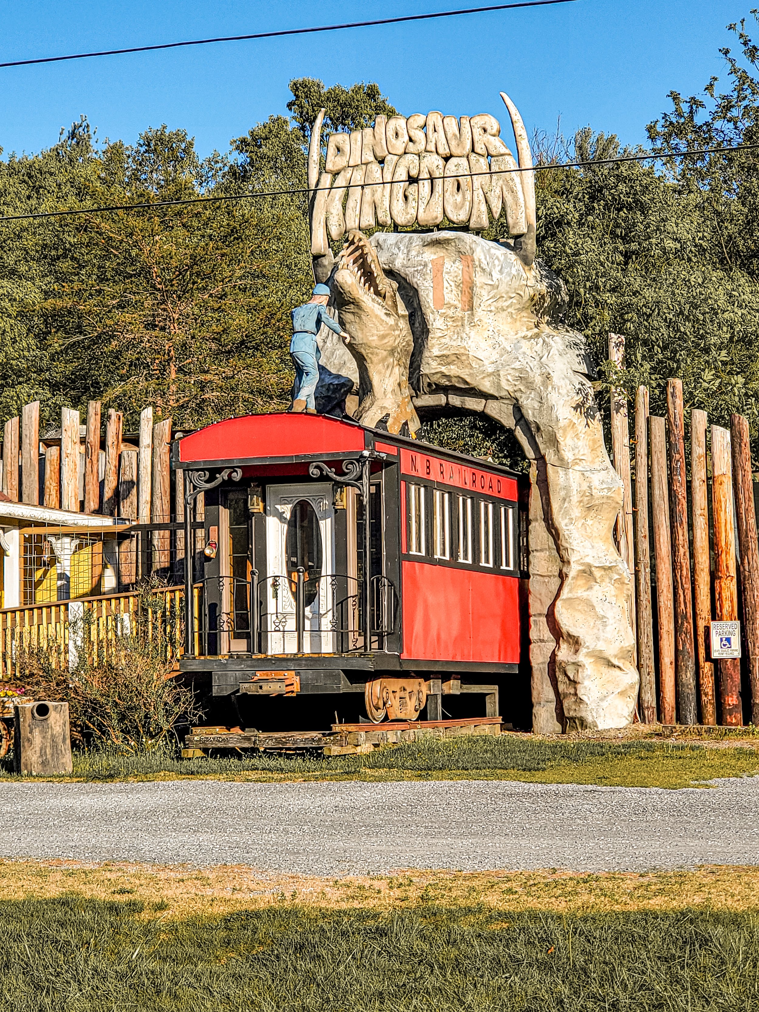 Dinosaur Kingdom sign Natural Bridge VA.jpg