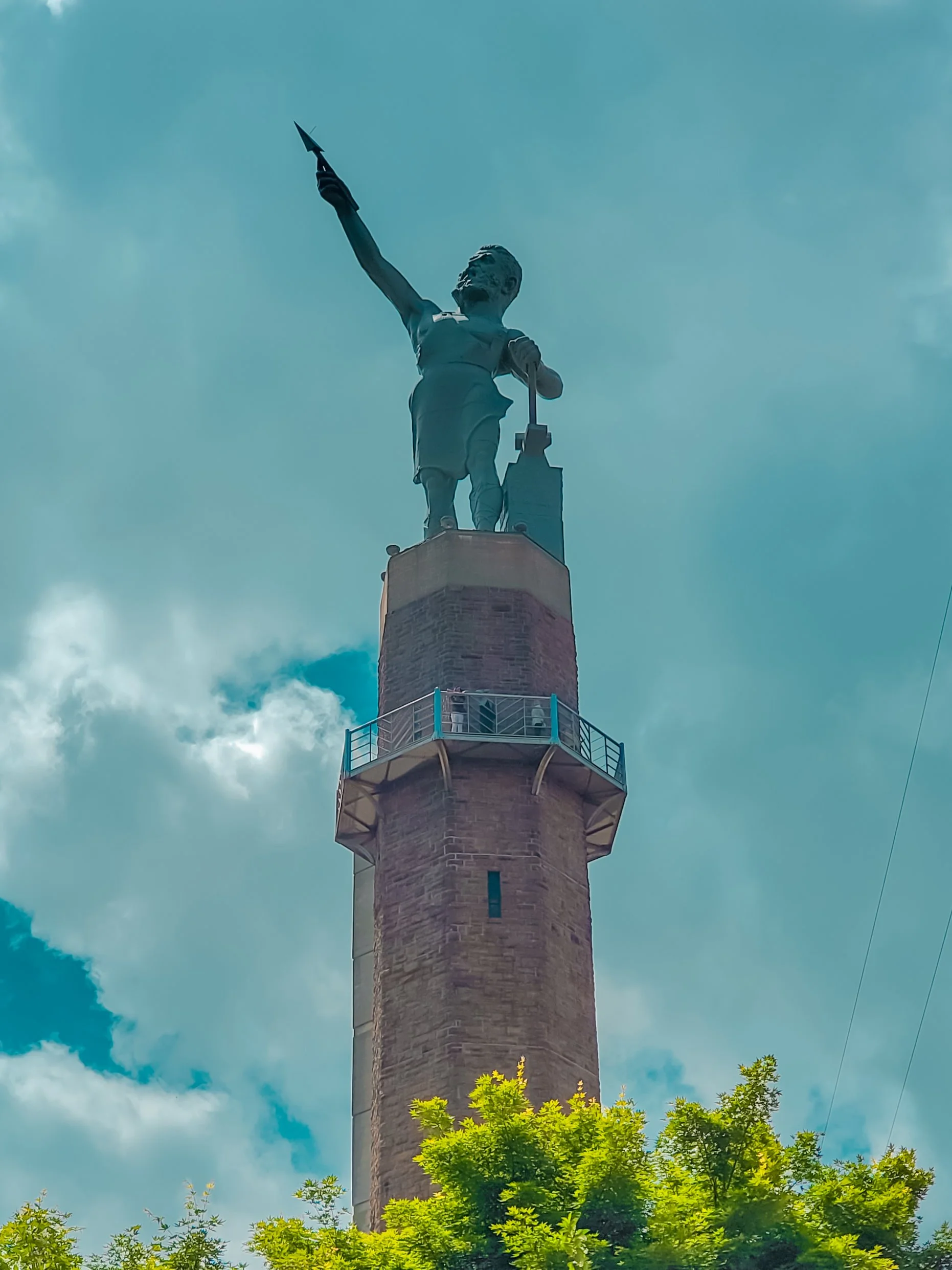 Birmingham Vulcan statue and clouds.jpg
