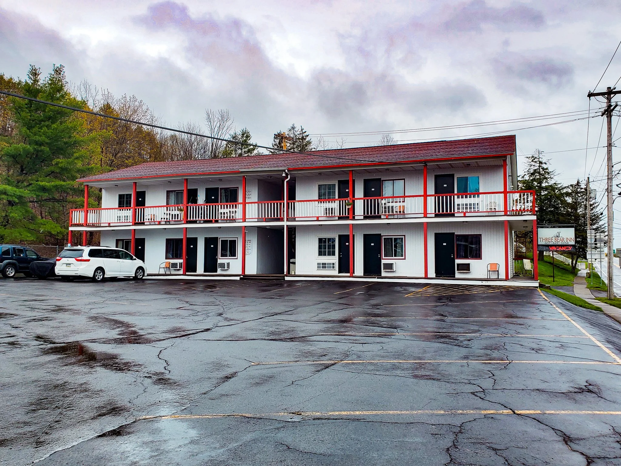 Three Bear Inn at Marathon NY.jpg