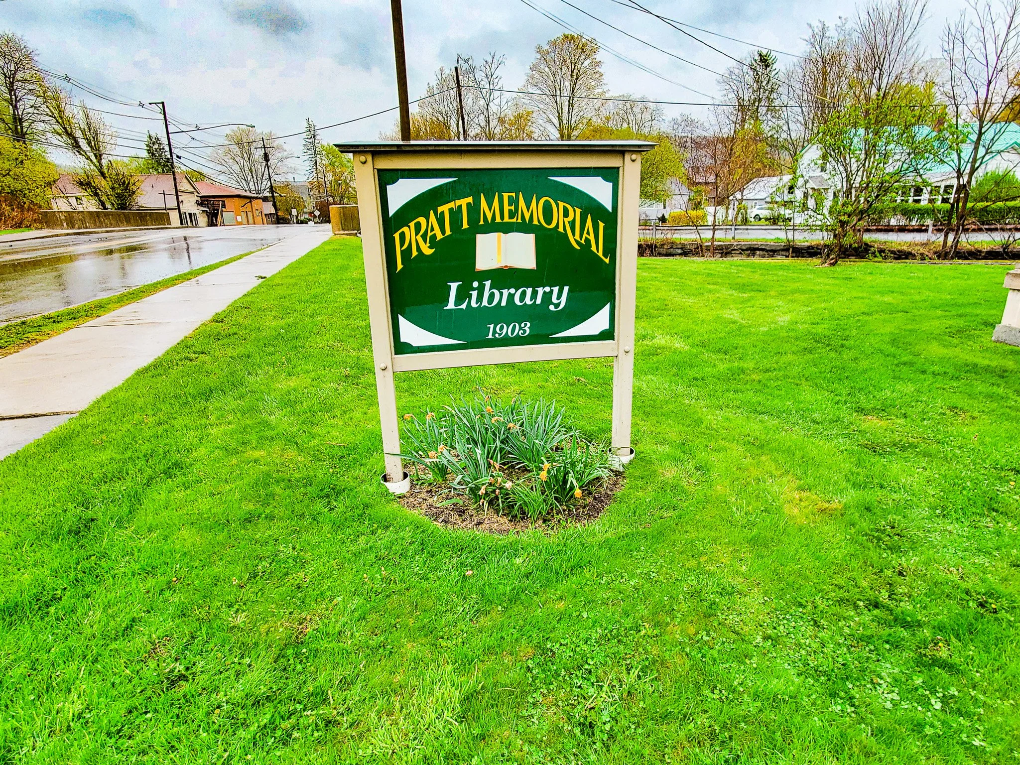 Pratt Memorial Library sign New Milford Township PA.jpg