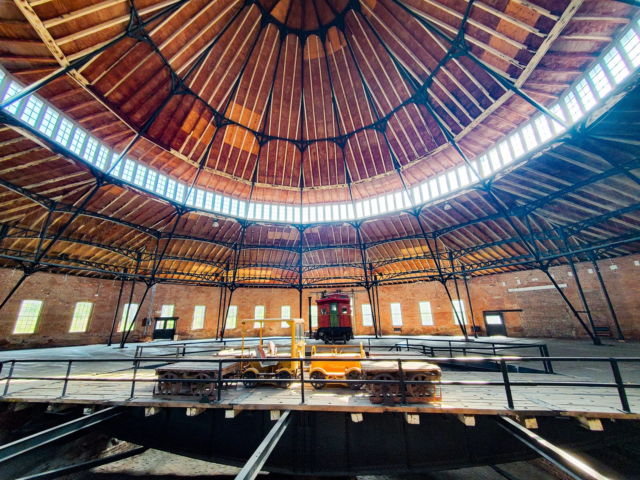 Roundhouse inside ceiling and pit Martinsburg WV.jpg