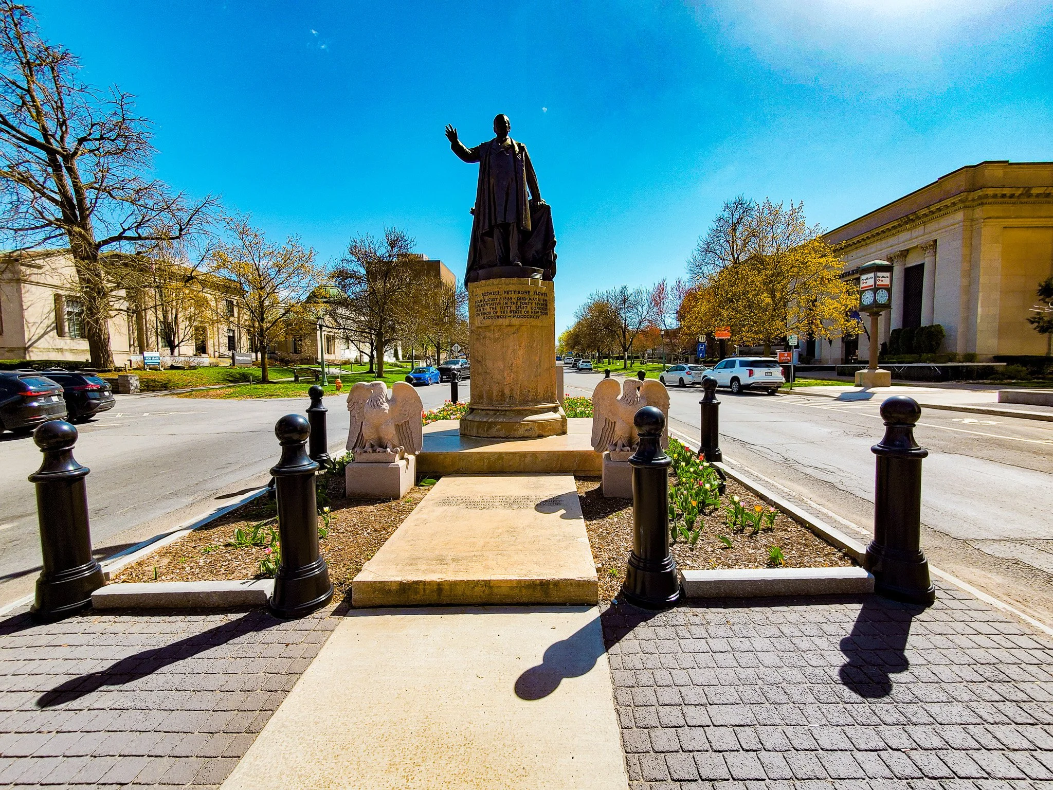 Gov Flower monument at Watertown NY.jpg
