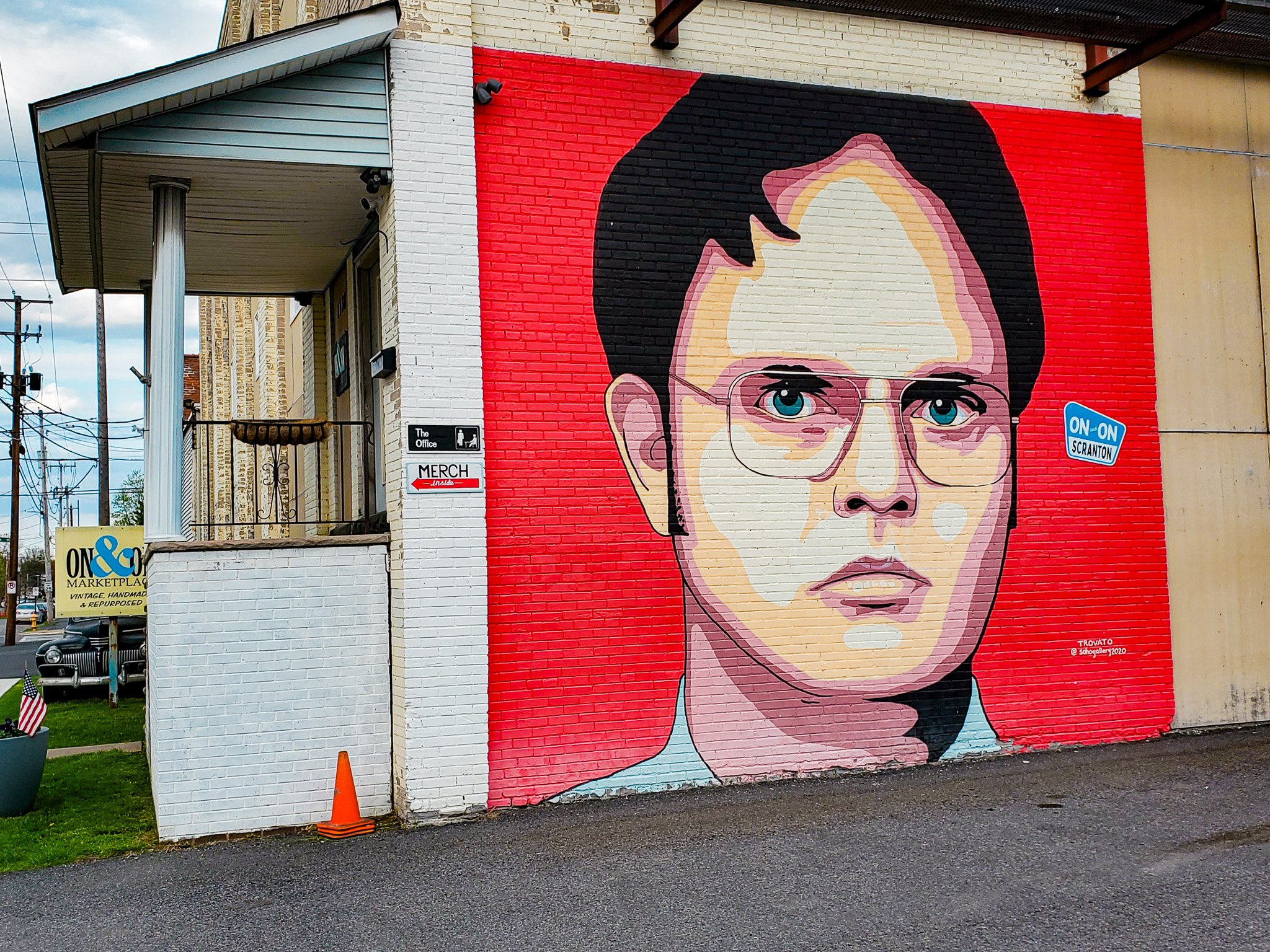 Dwight Schrute mural close up Scranton PA.jpg