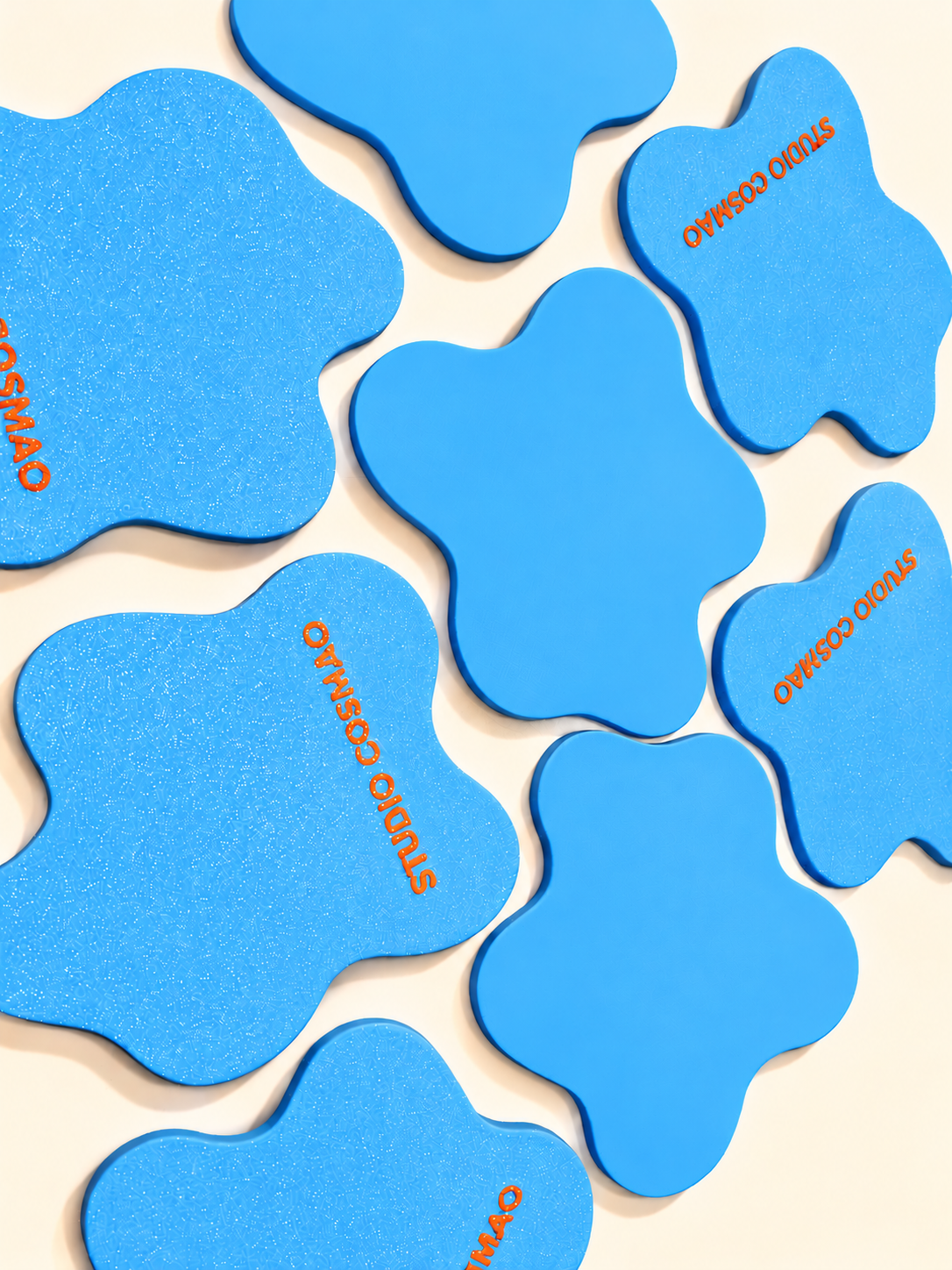 Composition graphique bleue Studio Cosmao.png
