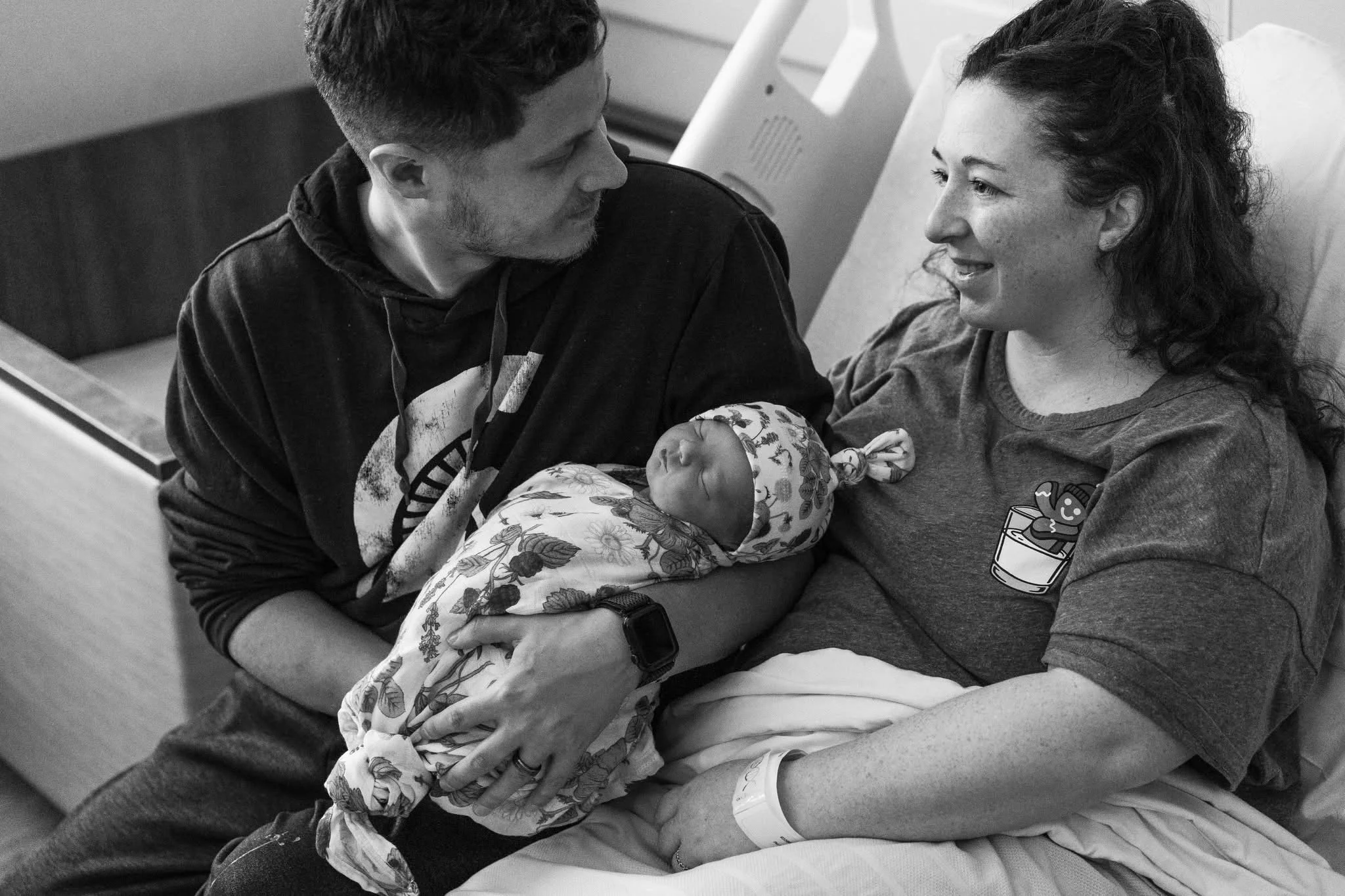 Best newborn portrait photographer Lansing