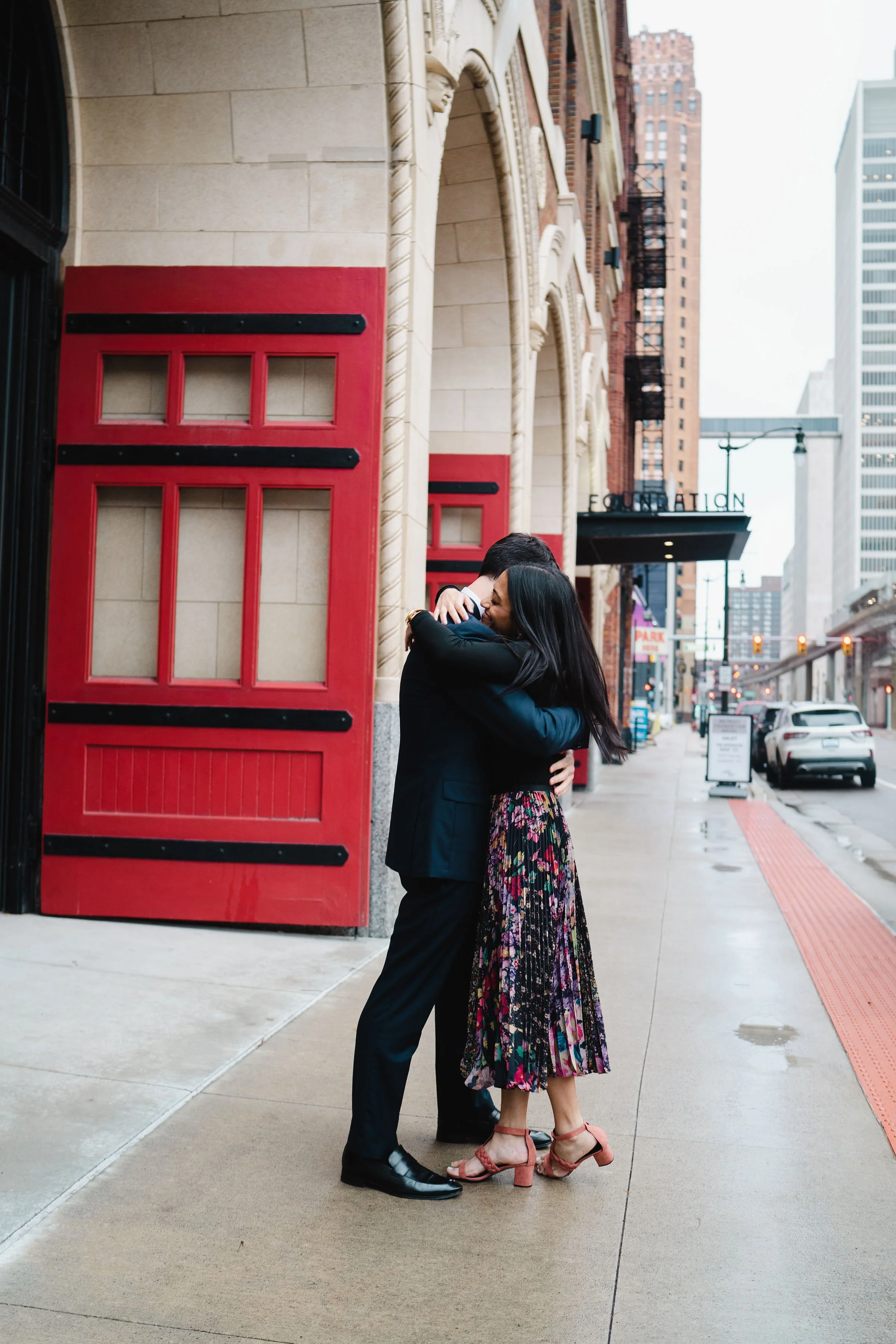 What to Expect From an Engagement Photoshoot