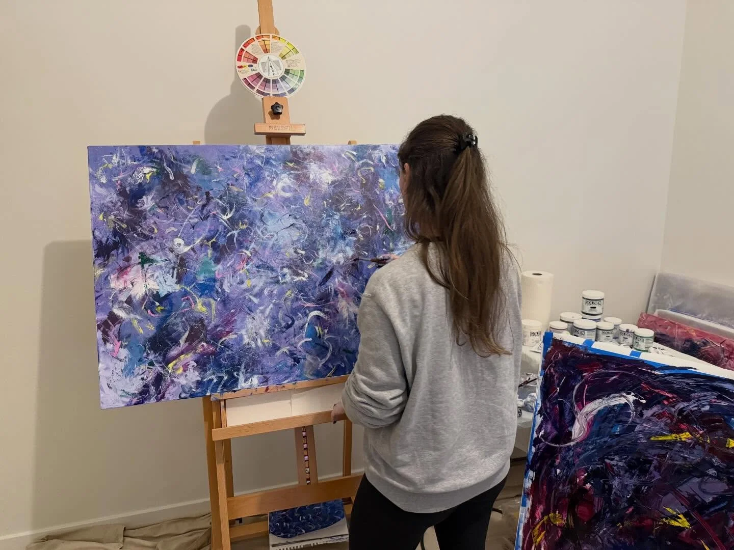 Nothing beats studio time - a dance party and paint party in one 🎧🖌️

See last video for how I paint 💃🤗

#studiopainting #abstractartists #dancepainting