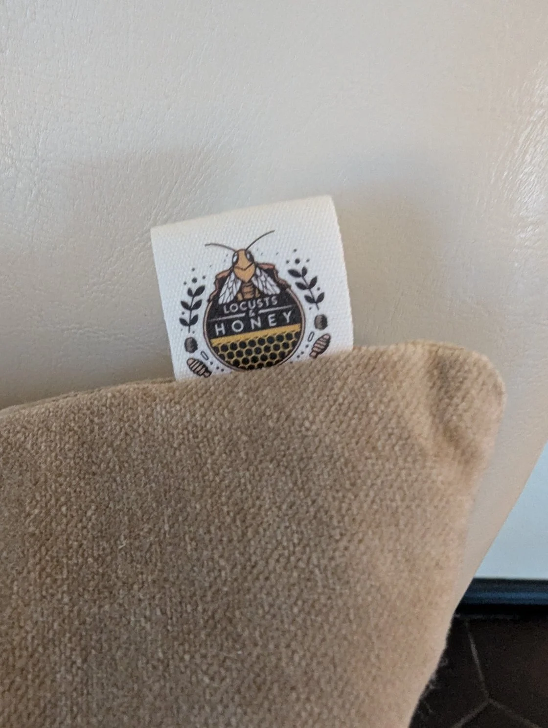 Goldbeige pillow tag.jpg