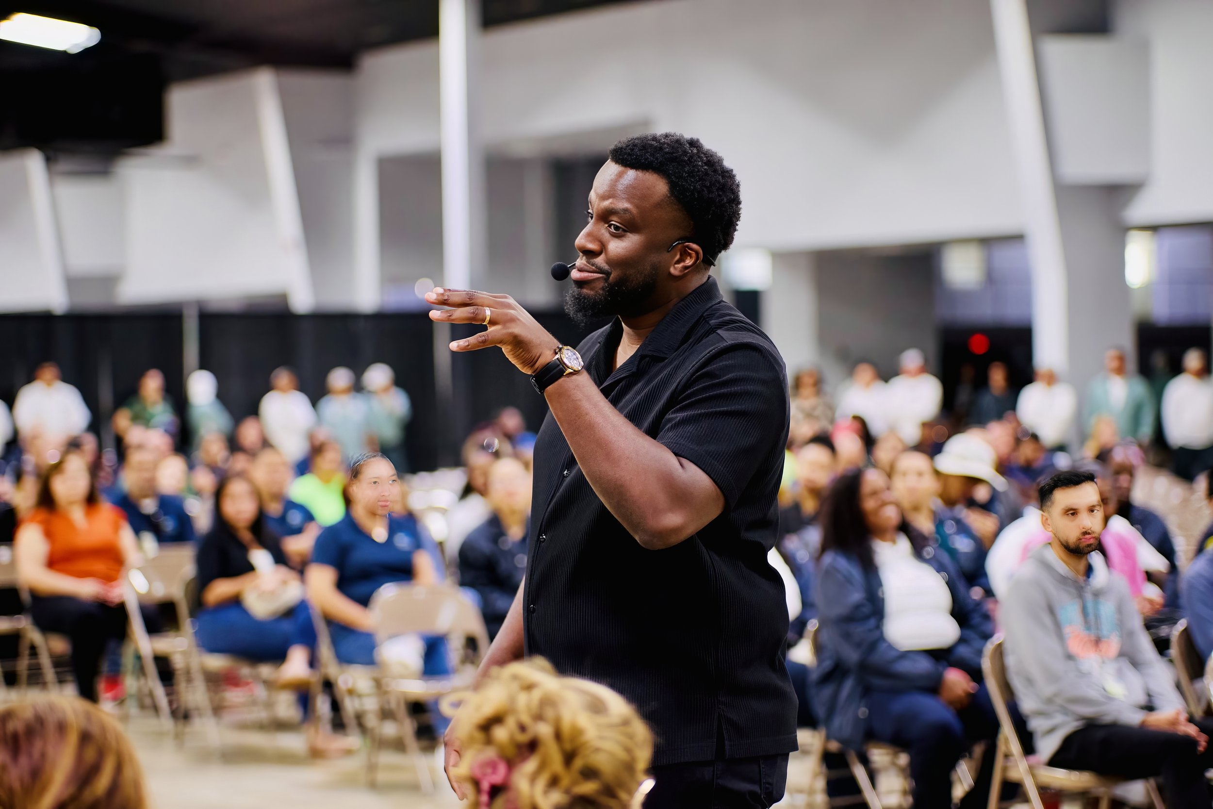 What to Look for When Hiring a Transformational Keynote Speaker