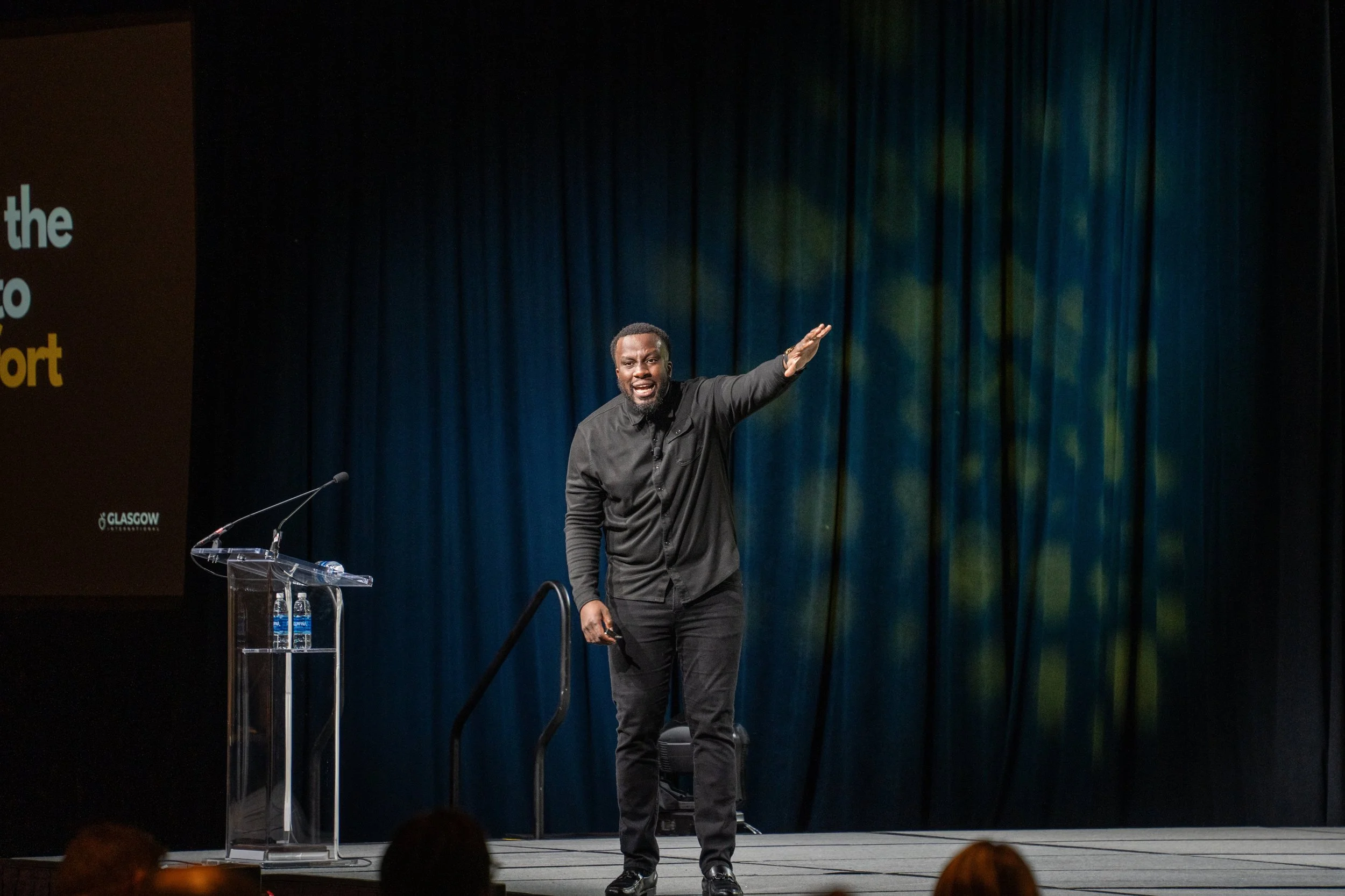 Booking a keynote speaker for an HR conference or CHRO summit? Here's exactly what to look for — and the questions every event planner should ask before signing the contract.