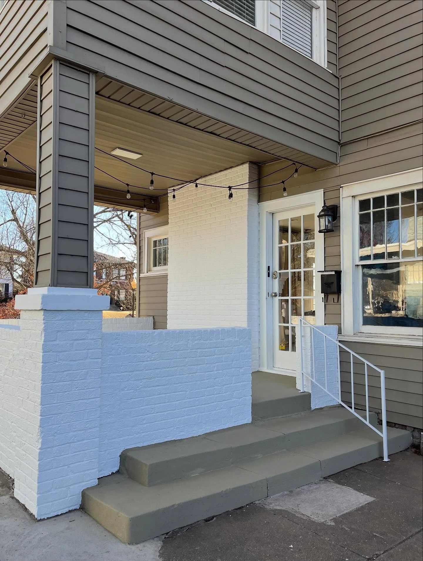🏠 ☀️ Patio weather like this calls for a patio update! 

We elevated this space by painting the brick with a masonry safe paint and painting the concrete with a textured patio paint. 

#patio #painting #oklahoma #lokal