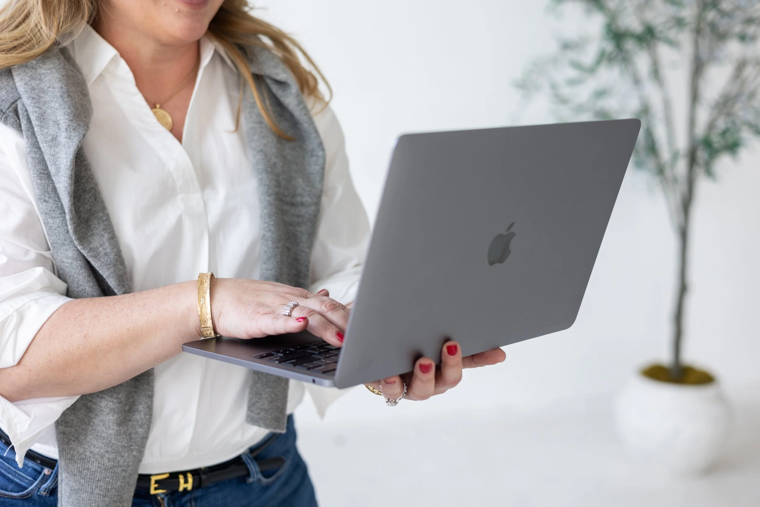 College admissions consultant meeting with a student to discuss college planning and application strategy.