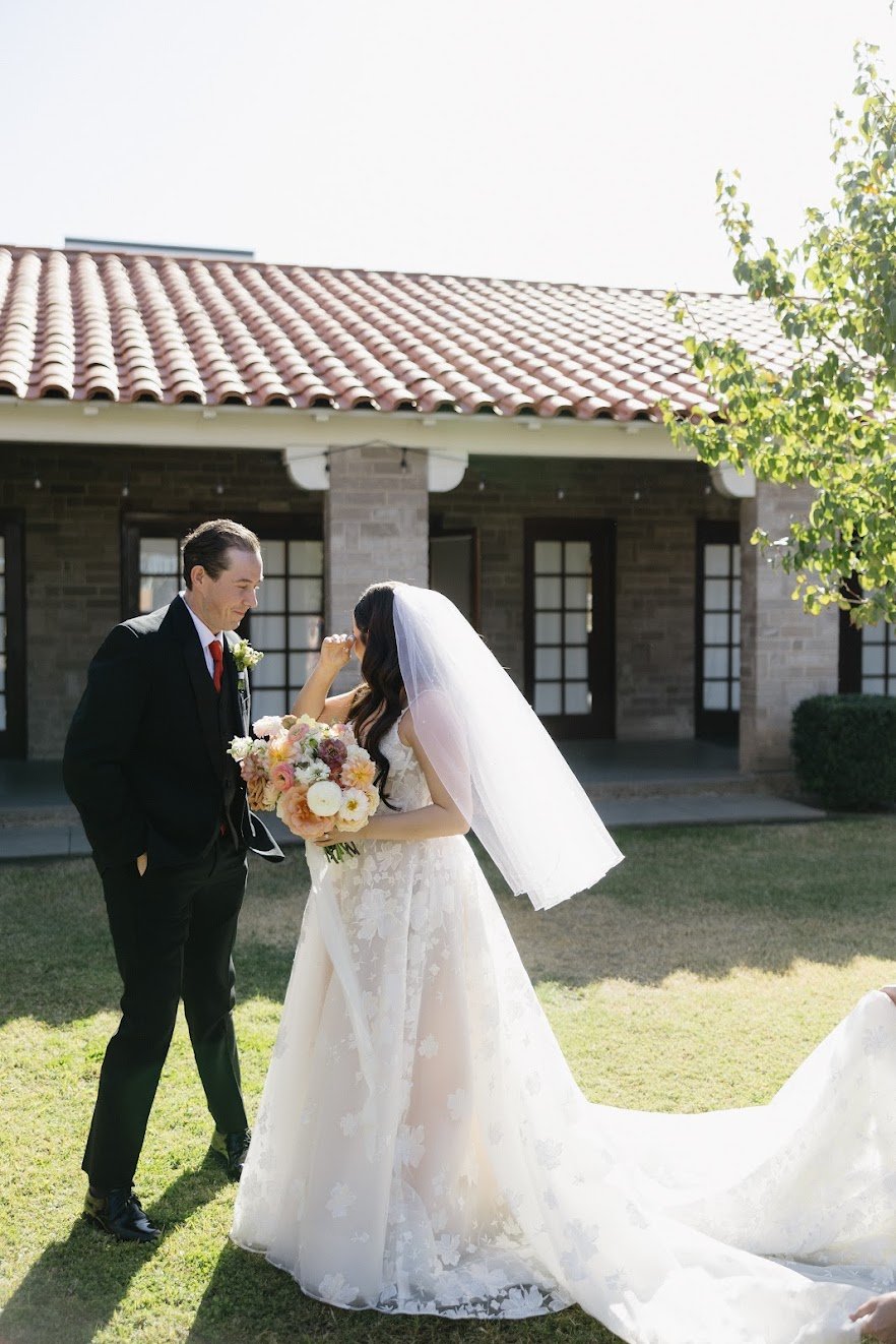 Danielle-and-Erik-Wedding-Sneaks-13.jpg