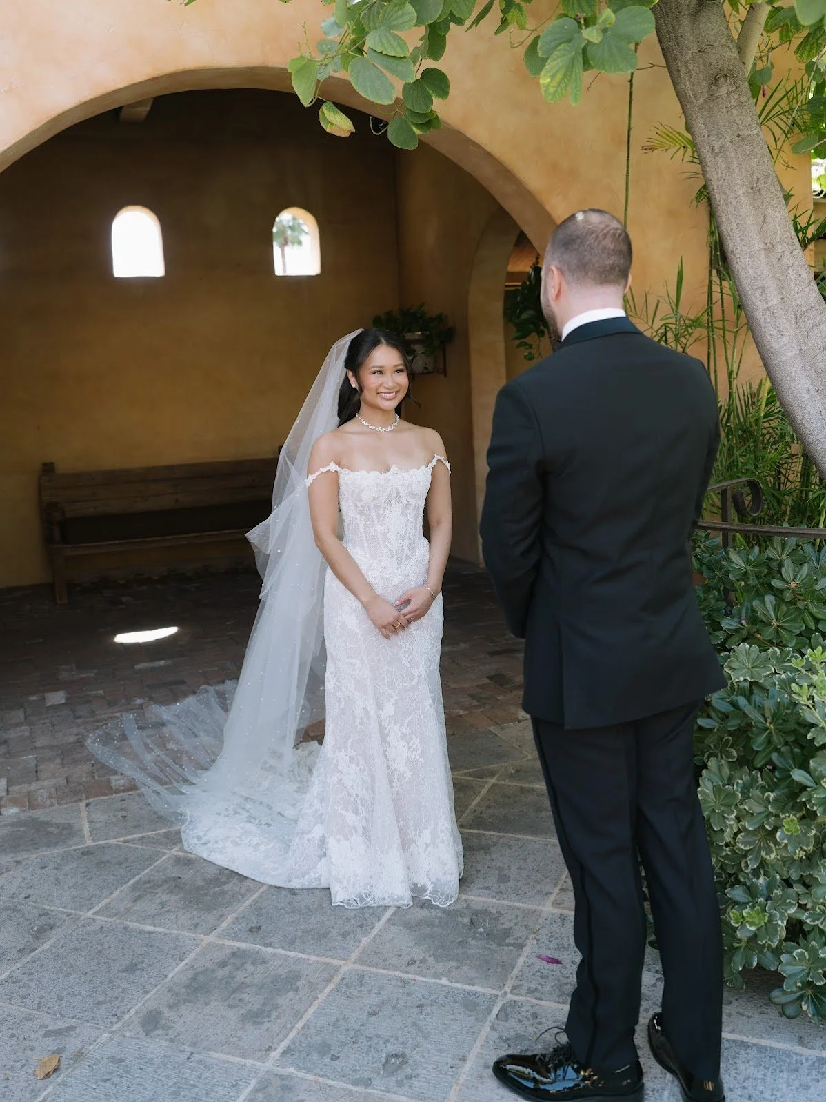 Belinda&amp;Kyle_FirstLook+Portraits-13.jpg