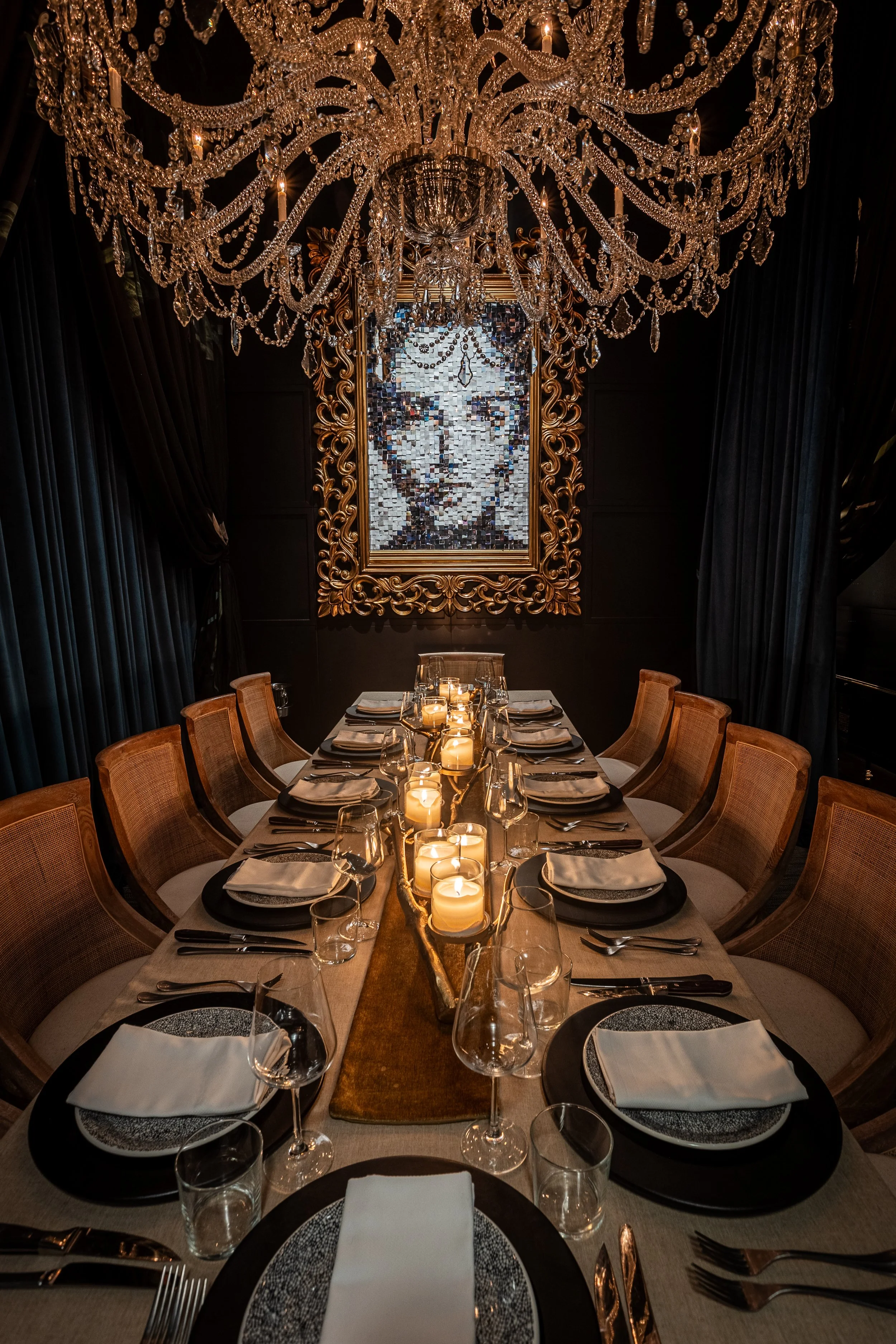 PRIVATE DINING ROOM