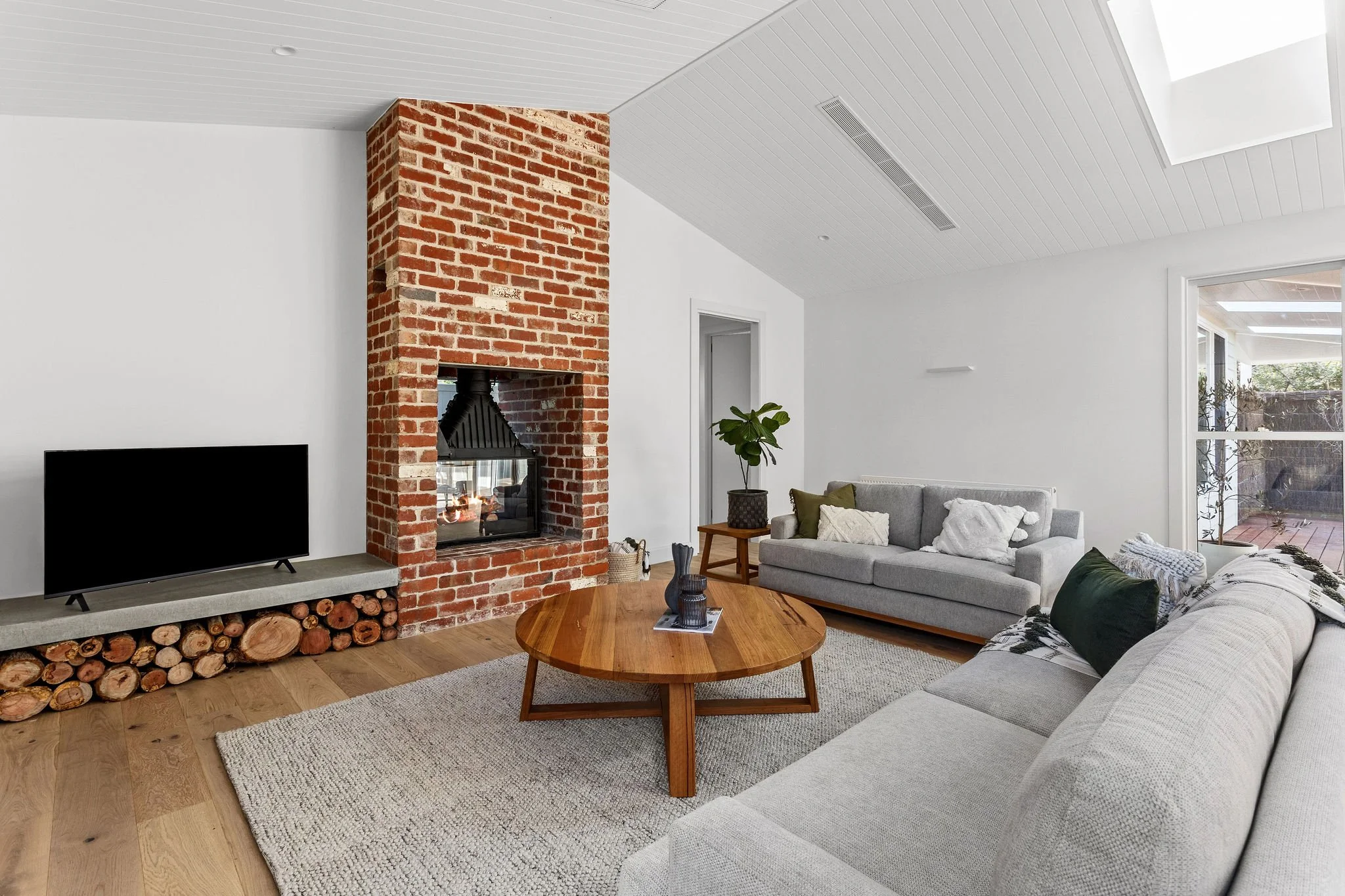 04 - Living Room Fireplace.jpg