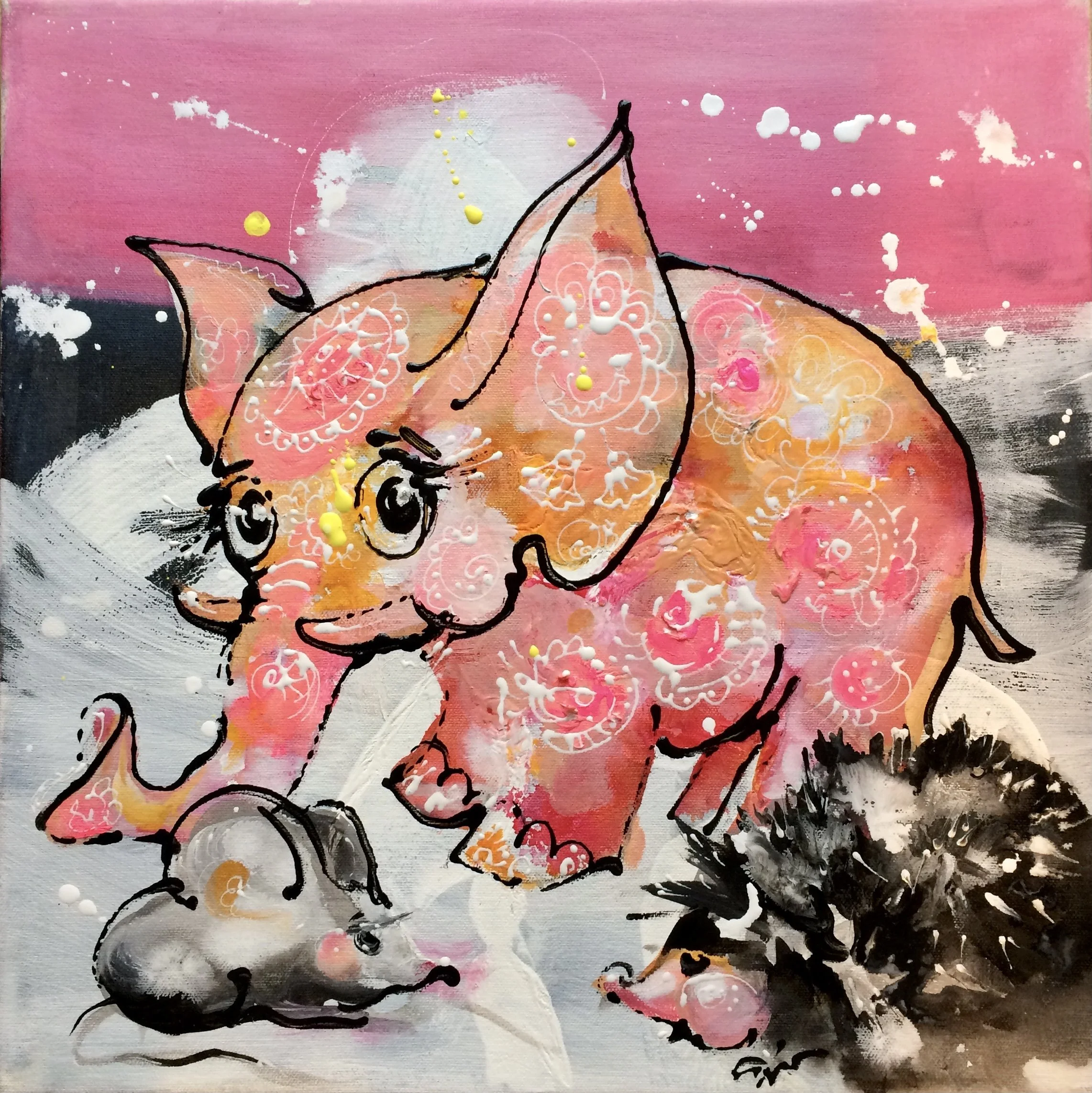 En farvet tegning af en elefant med store øjne, i rosa, orange og lyserød, omgivet af små hvide og gule prikker, med en mus og en pig, alle med det kunstneriske præg.