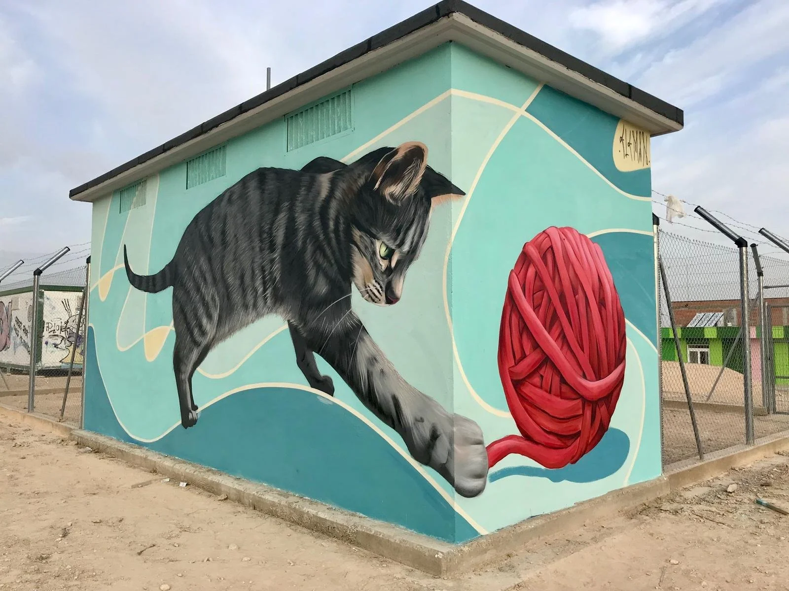 gato eleman luisma luna mural