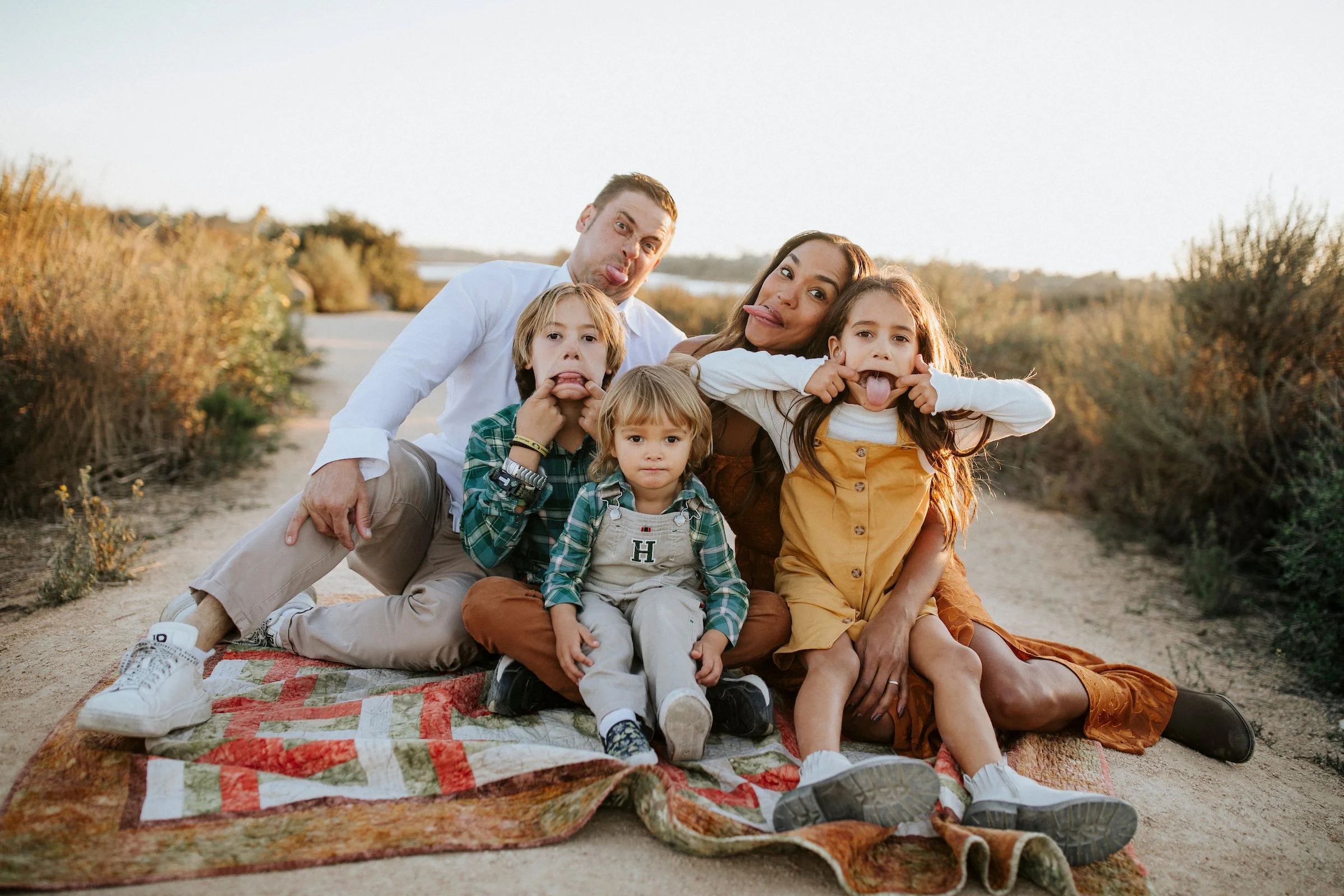 221119_Katona Family_0203.jpg