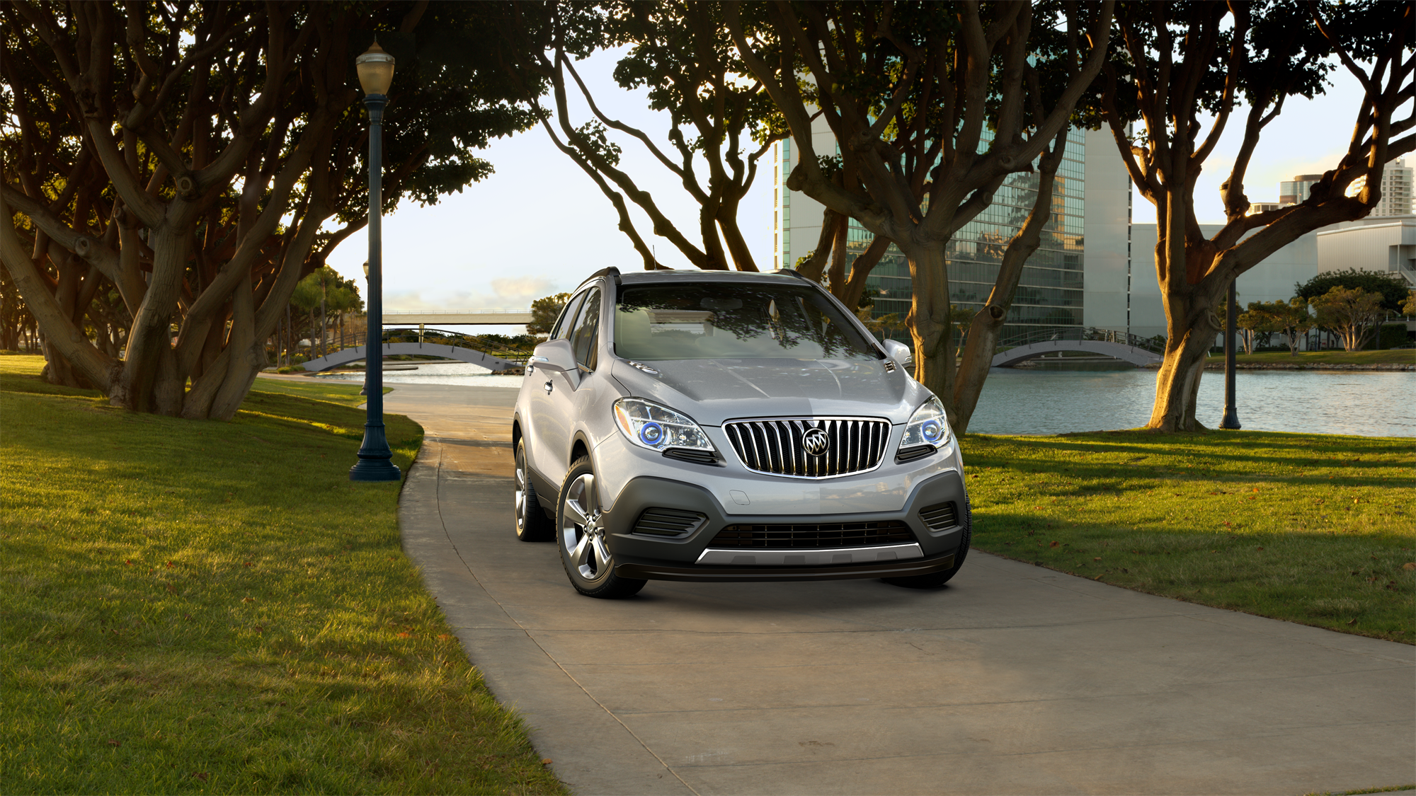 2014_Buick_Encore_4JM76_1SB_Quicksilver-Metallic_GAN_f02.png