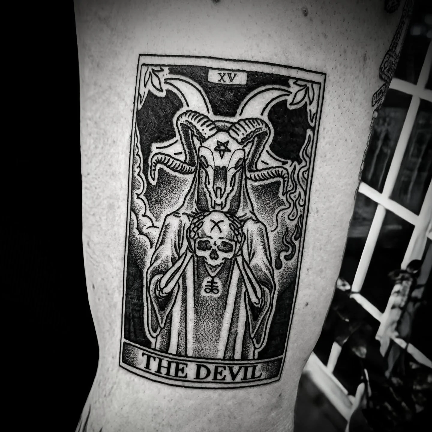 Devil tarot from the other day, based on my clients reference

Made @simplestudiotattoo 

#tarottattoo #brisbanetattoo #tarotart #occulttattoo #occult #tarot #brisbaneart #cardtattoo #armtattoo #darkart #dotwork