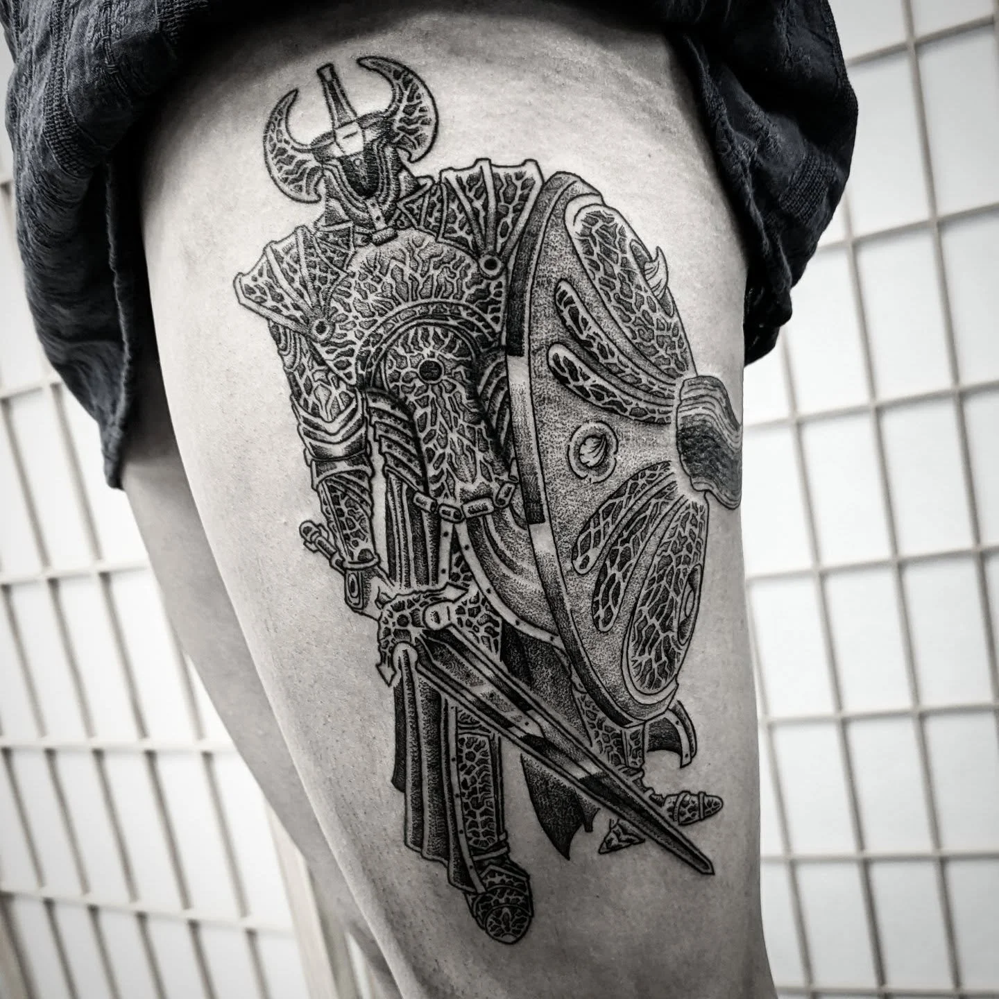 Another crucible knight from Elden ring 

Message me via dms for bookings :) 

#eldenring #knighttattoo #crucibleknight #darkart #macarbe #stipple #medieval #brisbanetattoo #brisbaneart