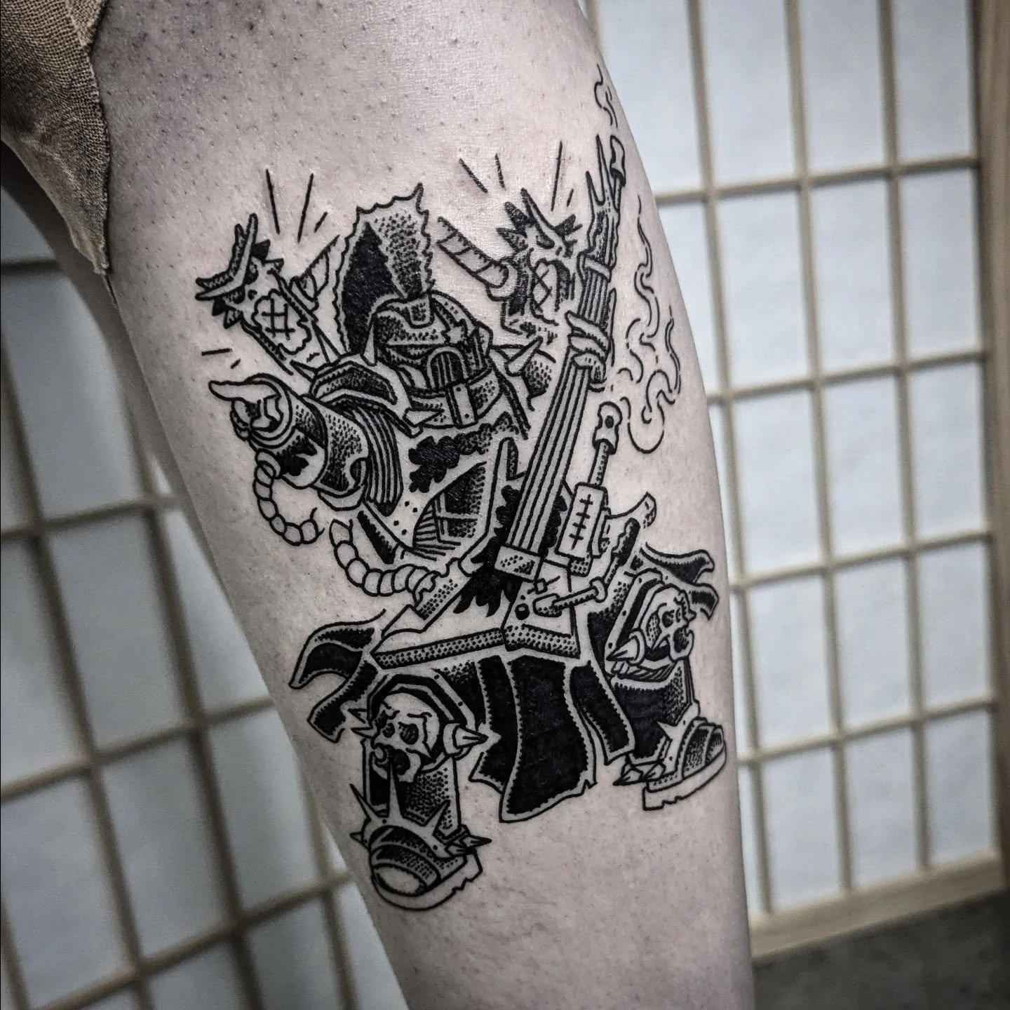 Another Noise marine! 
Made the other day @simplestudiotattoo 

#brisbanetattoo #darkart #40k #dotworktattoo #brisbaneart