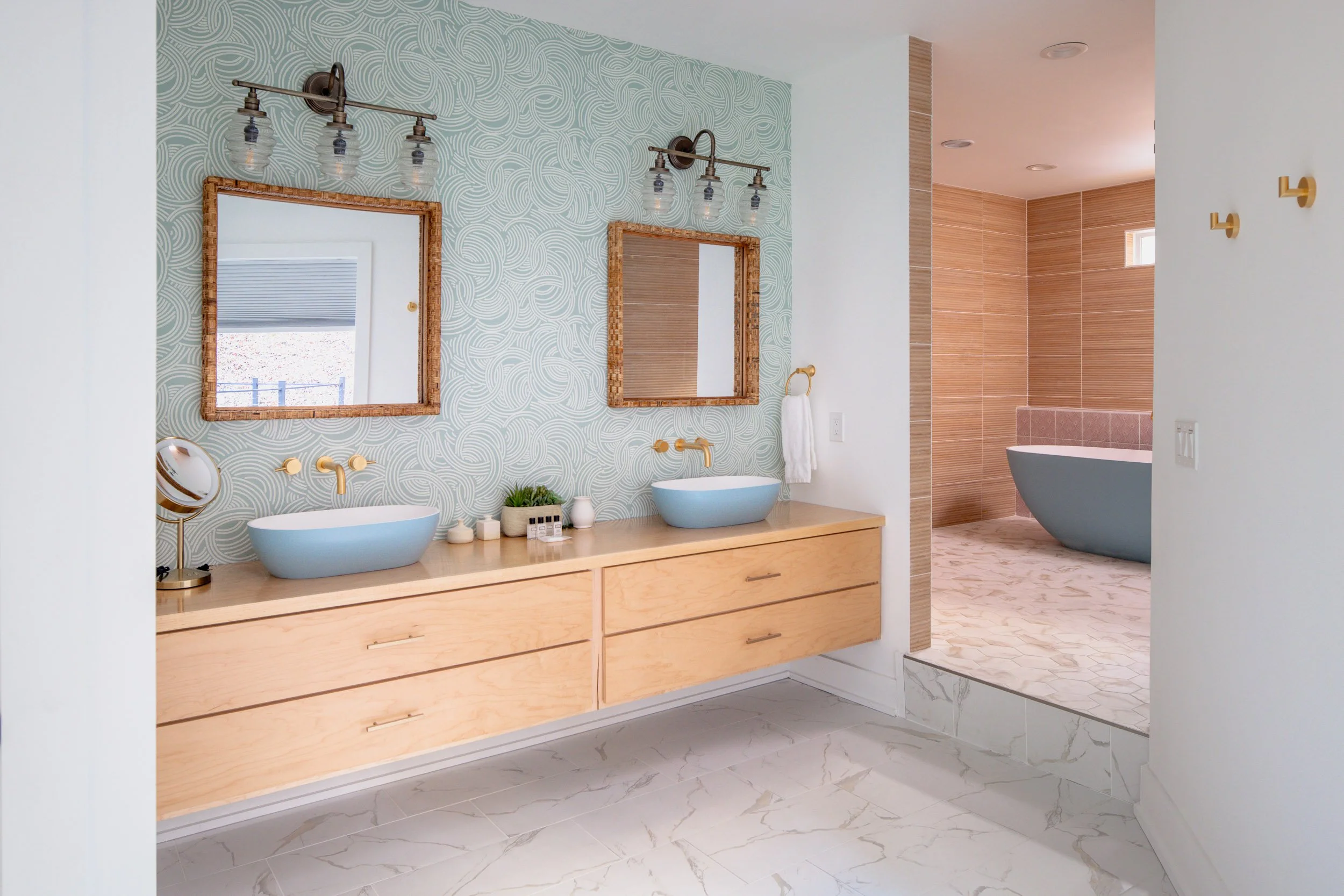 10. primary-bathroom-coastal-contemporary-malibu-home.jpg.jpg