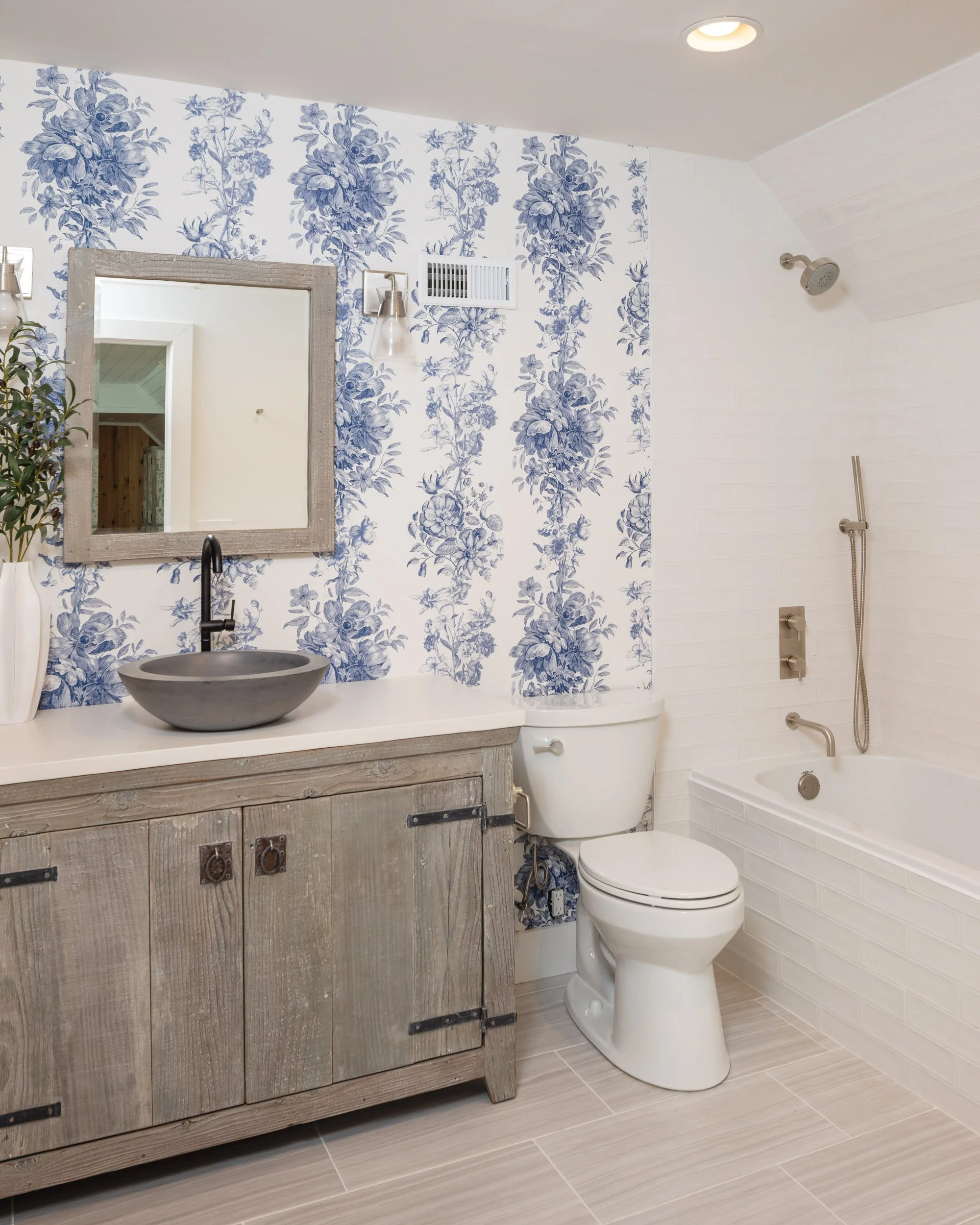 145. bathroom-rustic-coastal-pacific-palisades-los-angeles-interior-design.jpg.jpg