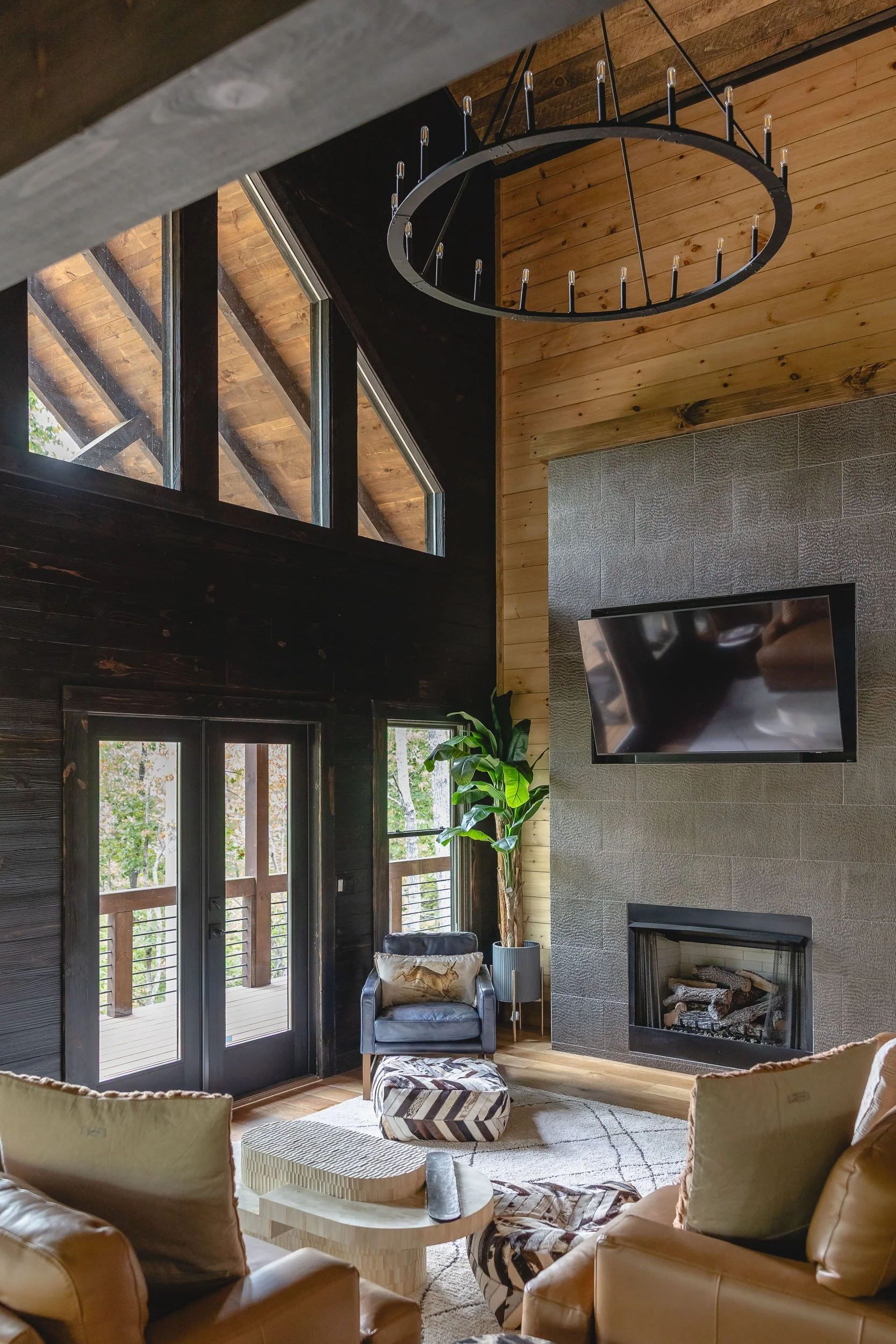 170. living-room-modern-lodge-brentwood-los-angeles.jpg.jpg