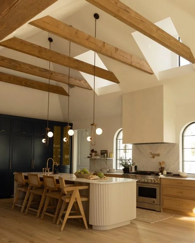 interior decorator vs interior designer