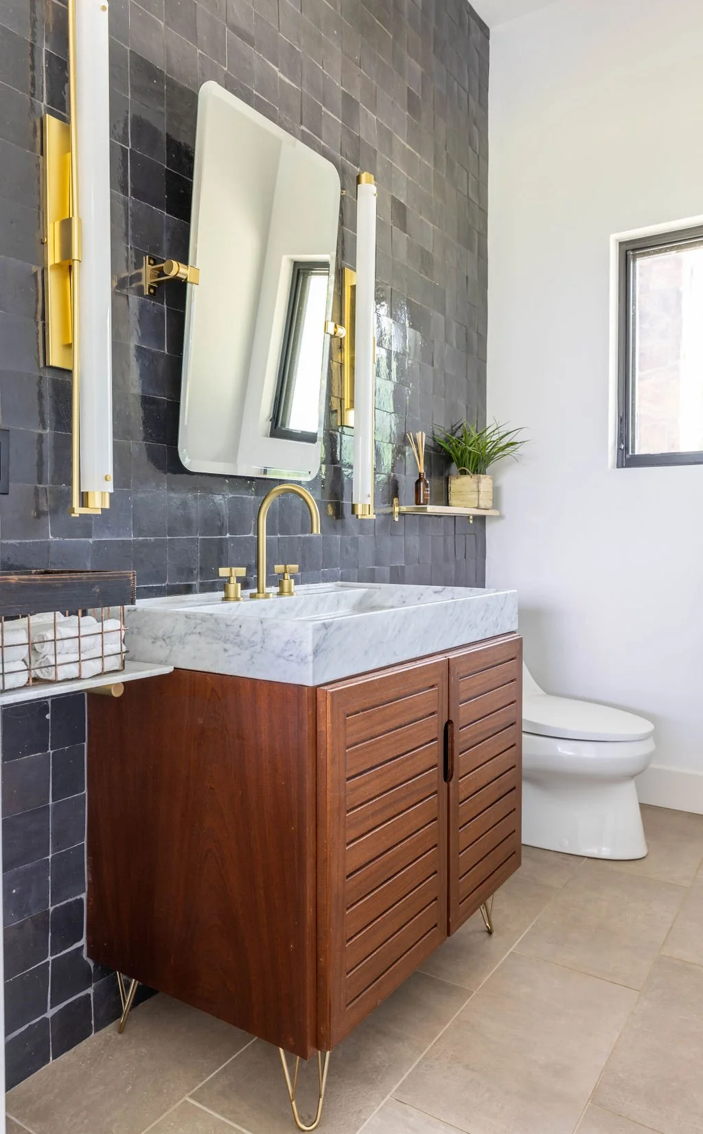 19. bathroom-contemporary-black-tile-los-angeles-home.jpg.jpg