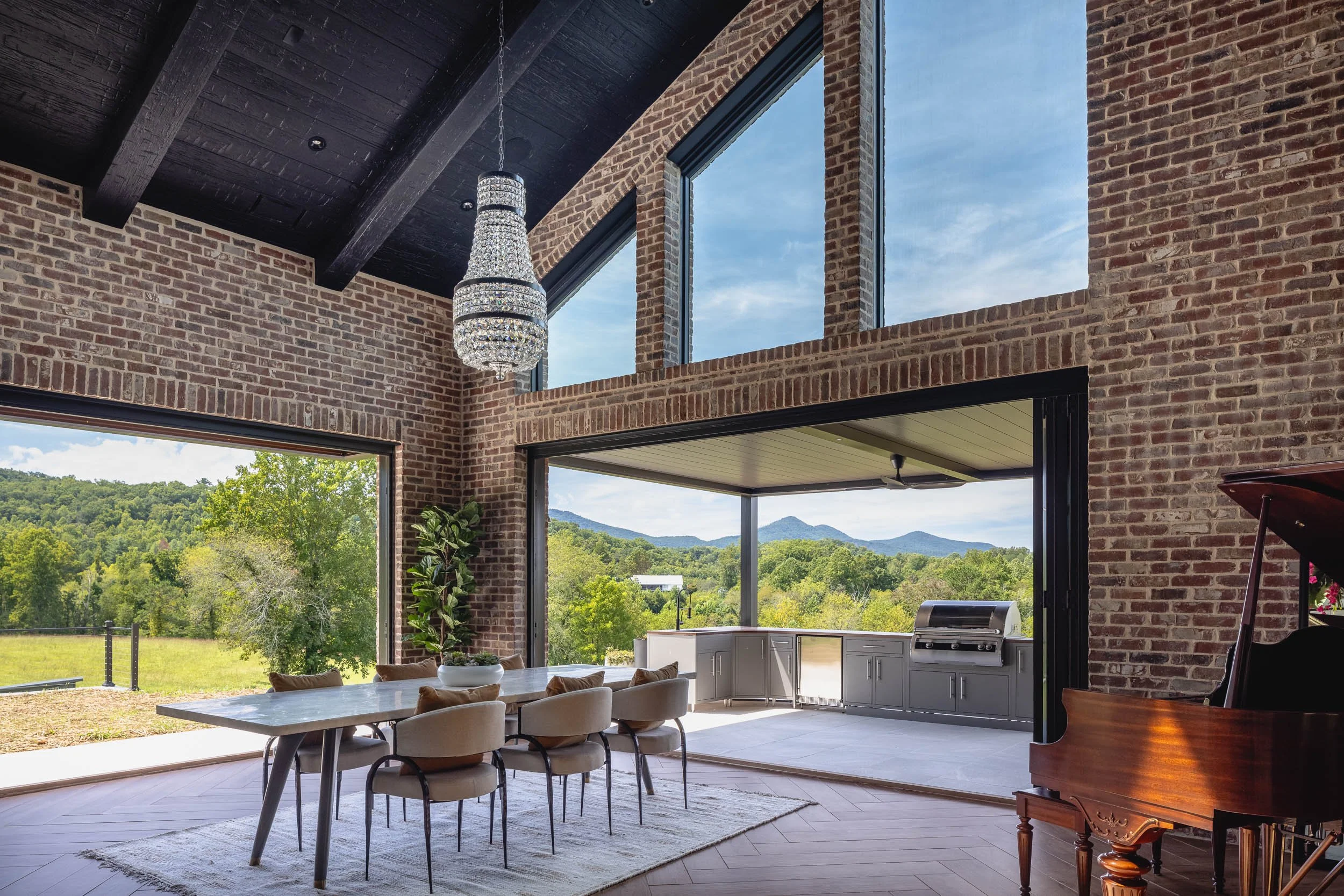 151. indoor-outdoor-dining-industrial-modern-hollywood-hills-california-home.jpg.jpg