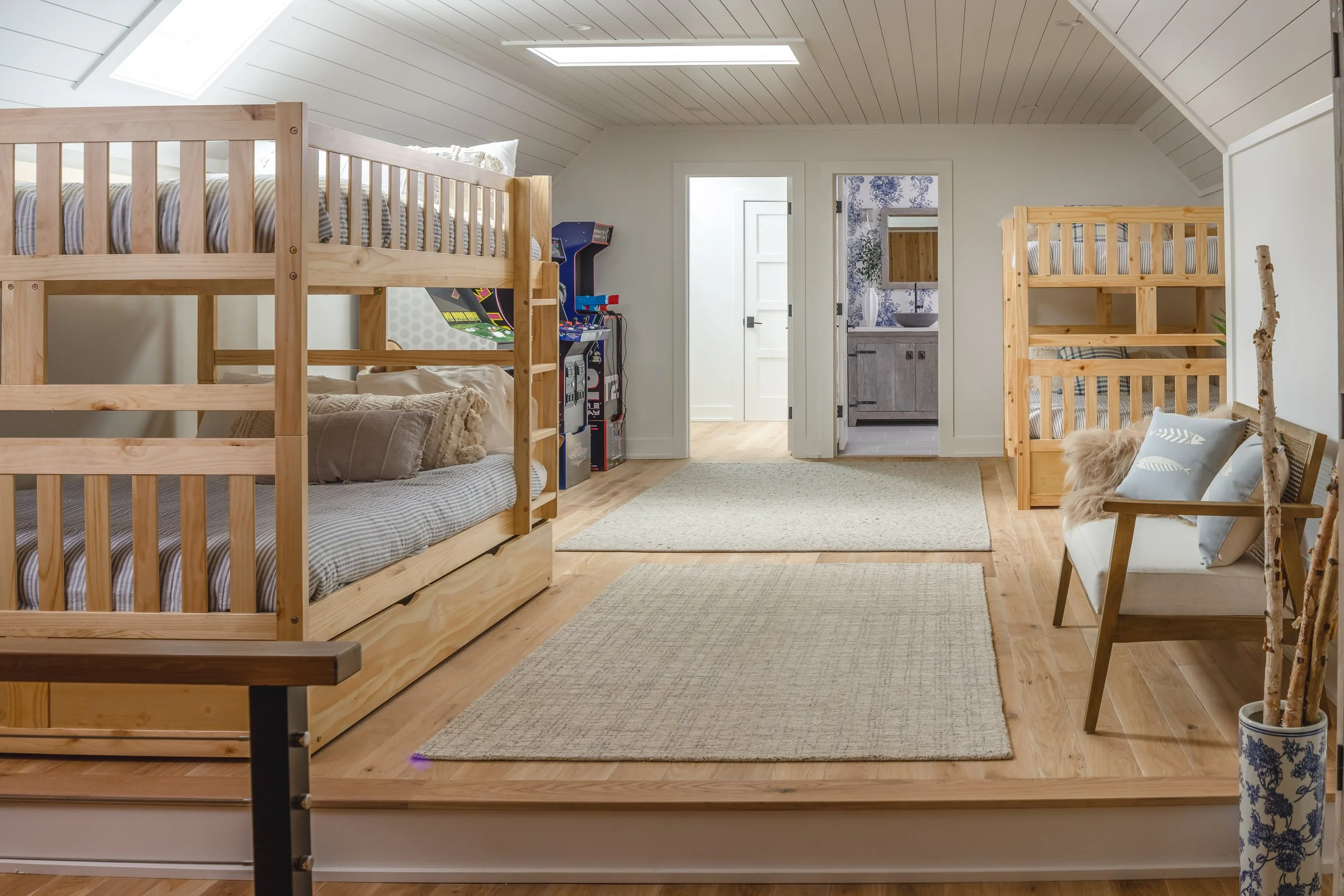 201. kids-bunk-room-scandinavian-modern-hidden-hills-home.jpg.jpg