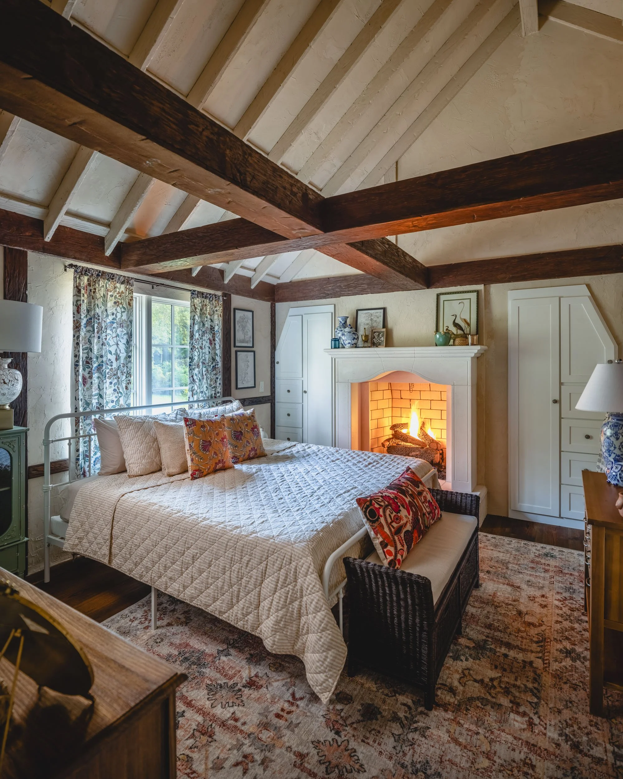 236. bedroom-european-country-hancock-park-los-angeles.jpg.jpg