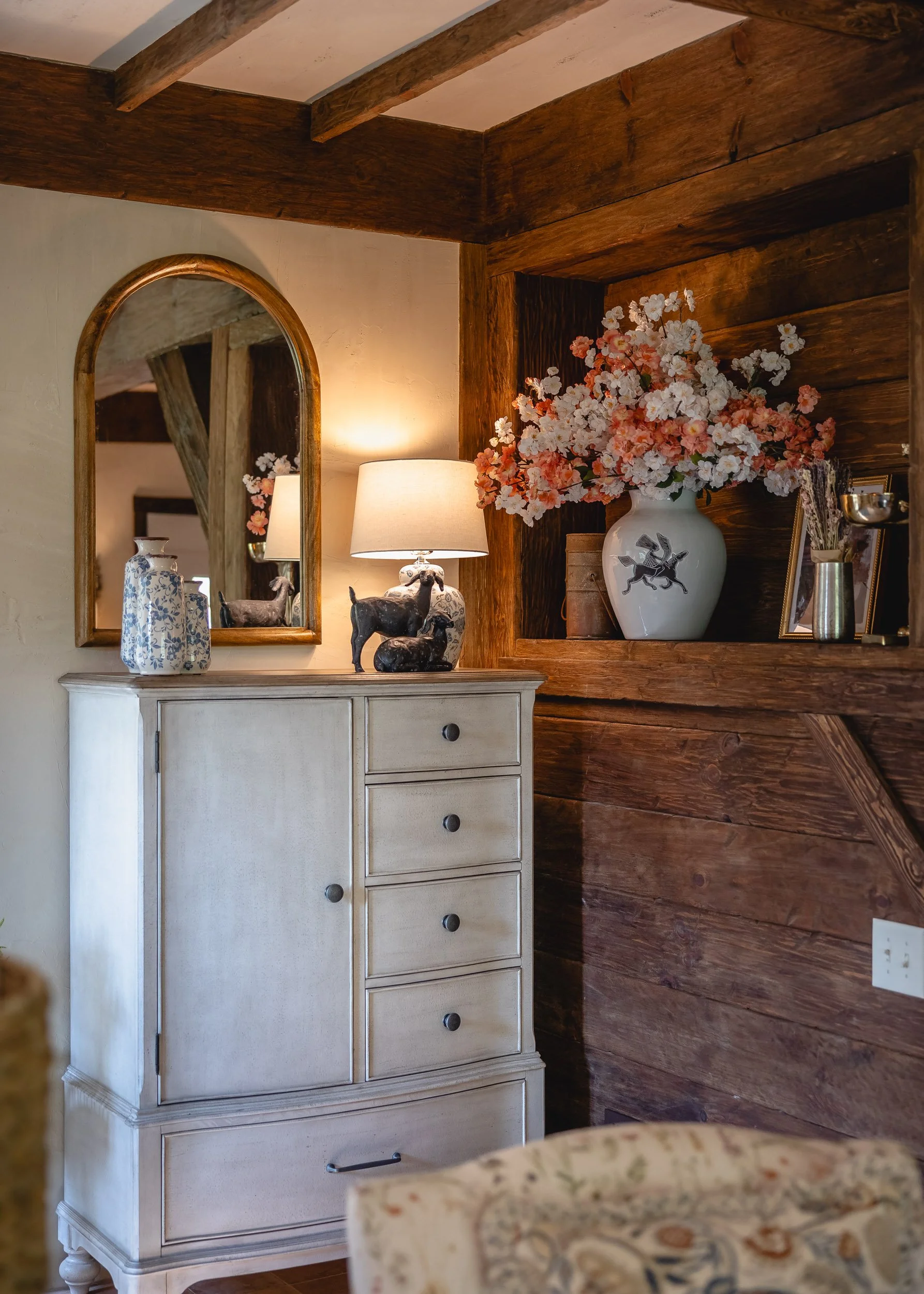 12. living-room-rustic-farmhouse-encino-estate.jpg.jpg