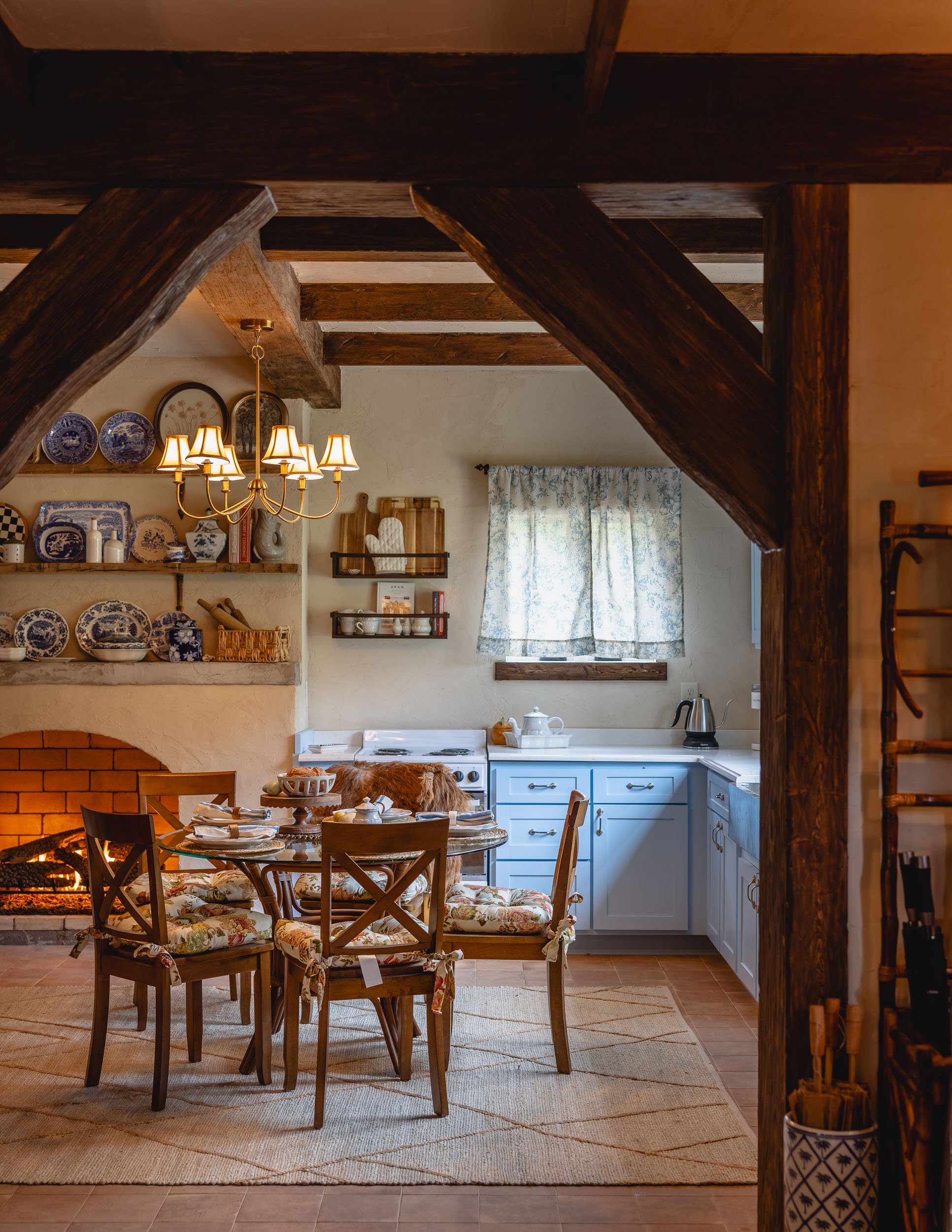276. dining-room-european-country-calabasas-california-home.jpg.jpg