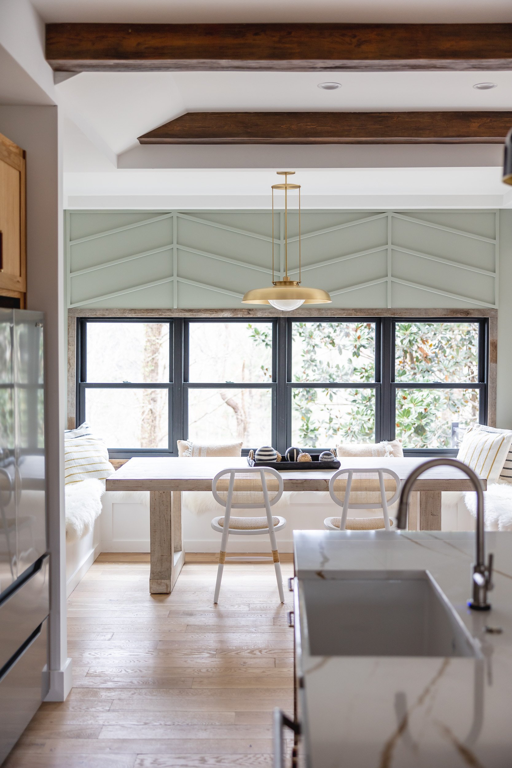 2. breakfast-nook-warm-modern-sherman-oaks-california.jpg.jpg