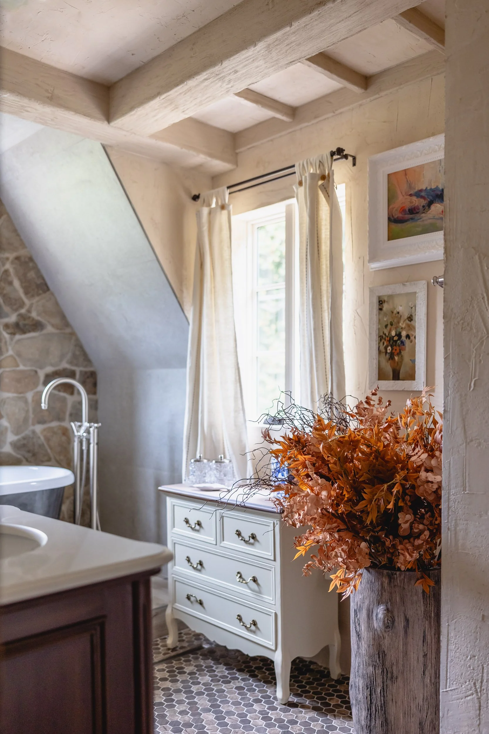 234. bathroom-european-country-westwood-retreat.jpg.jpg