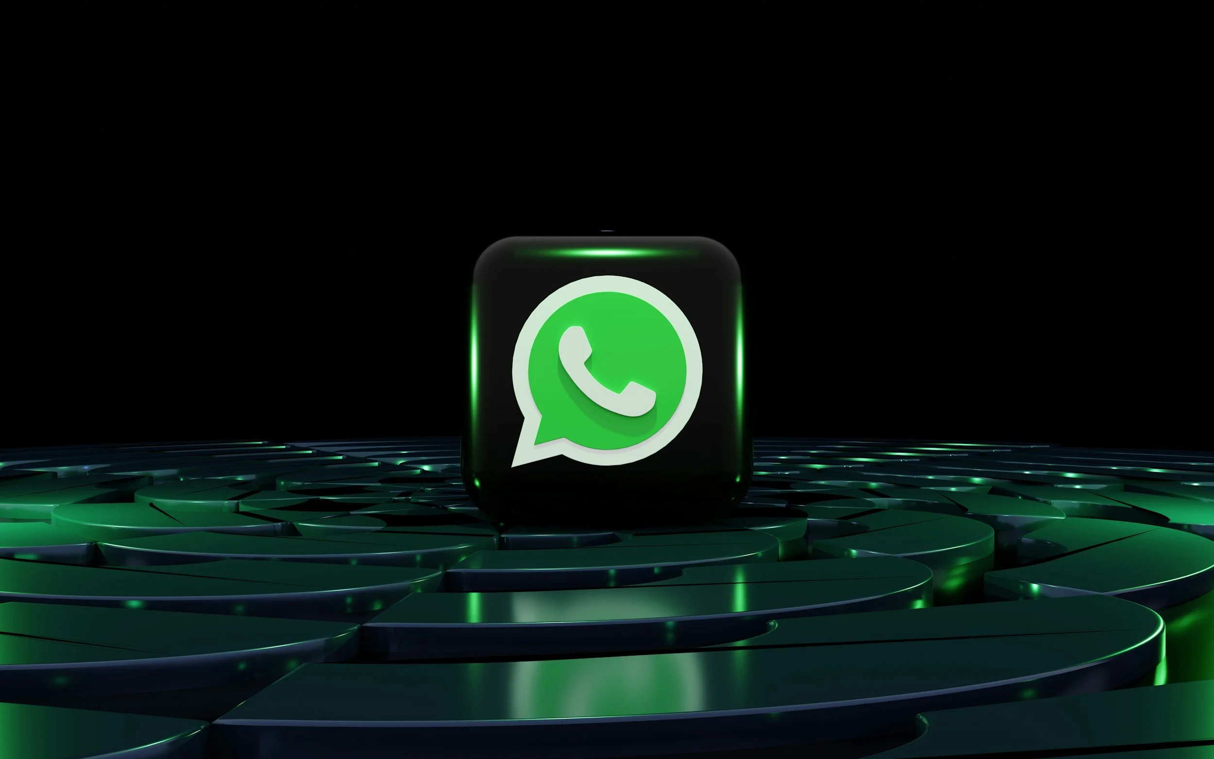 Icono de WhatsApp en 3D sobre una plataforma futurista con luces verdes.